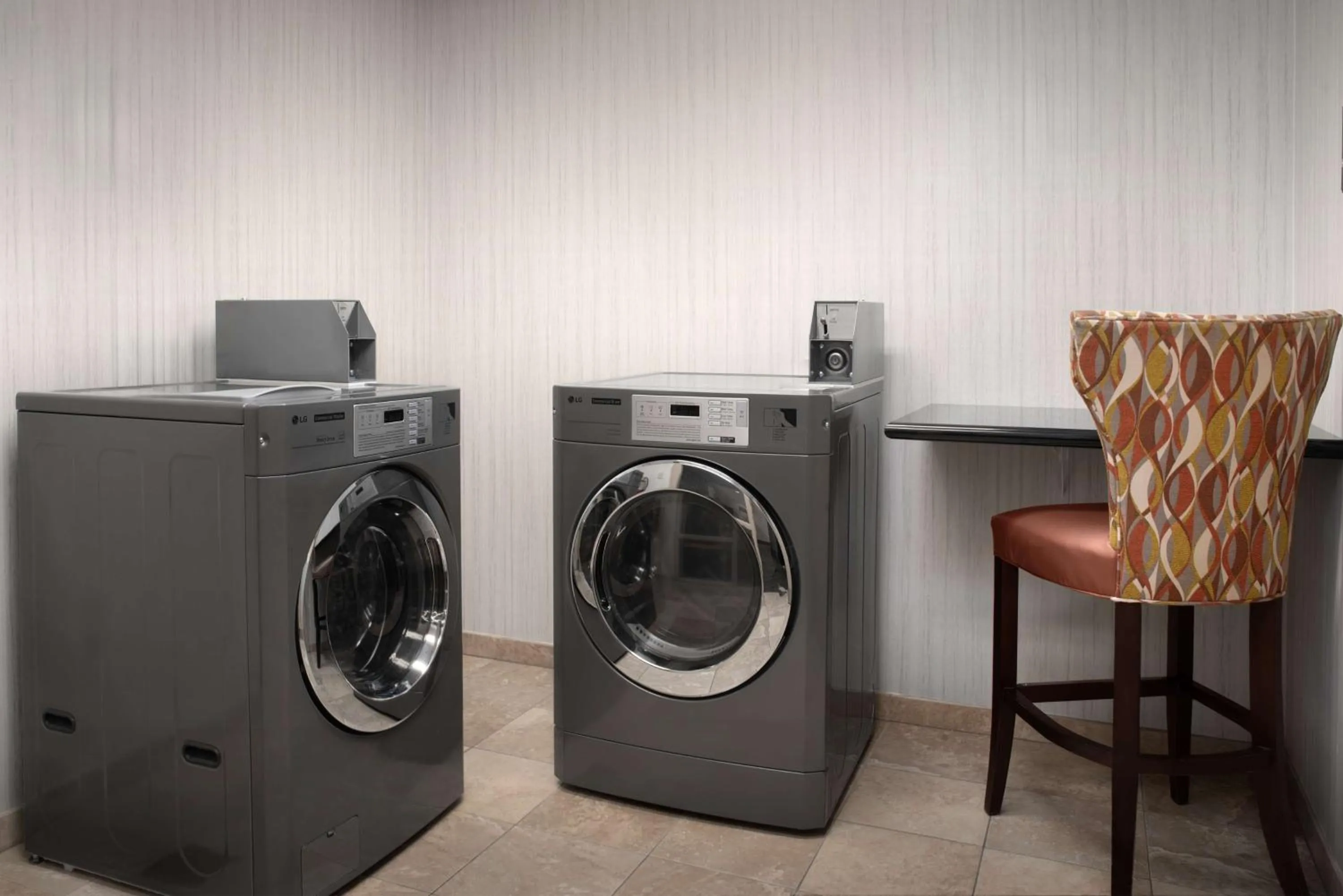 washing machine in Hampton Inn & Suites-Knoxville/North I-75