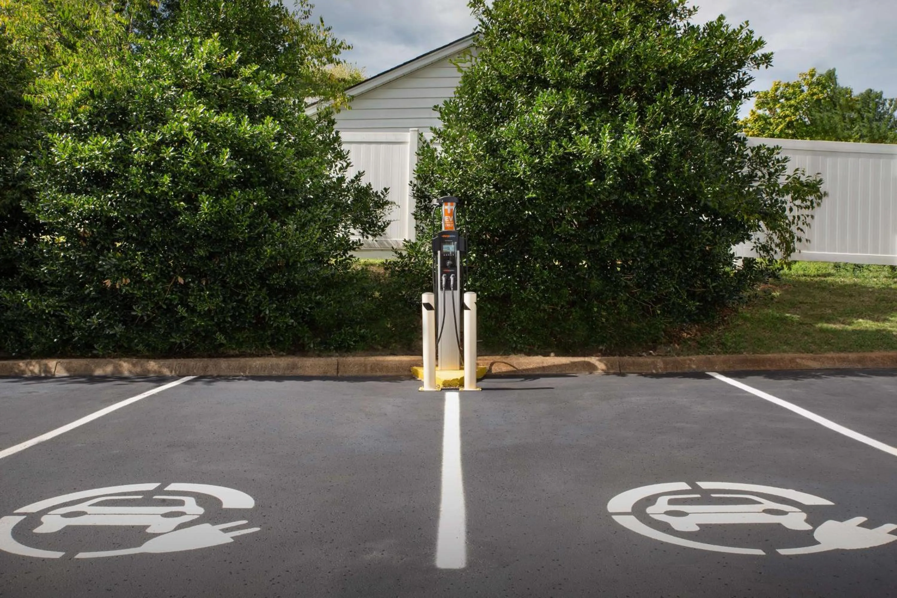 Property building in Hampton Inn & Suites-Knoxville/North I-75