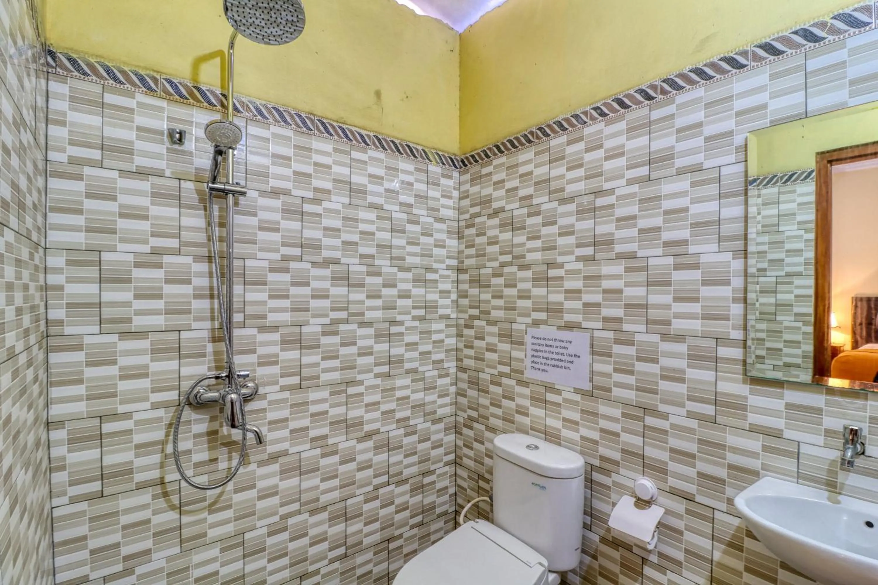 Shower in Nibugi Guest House