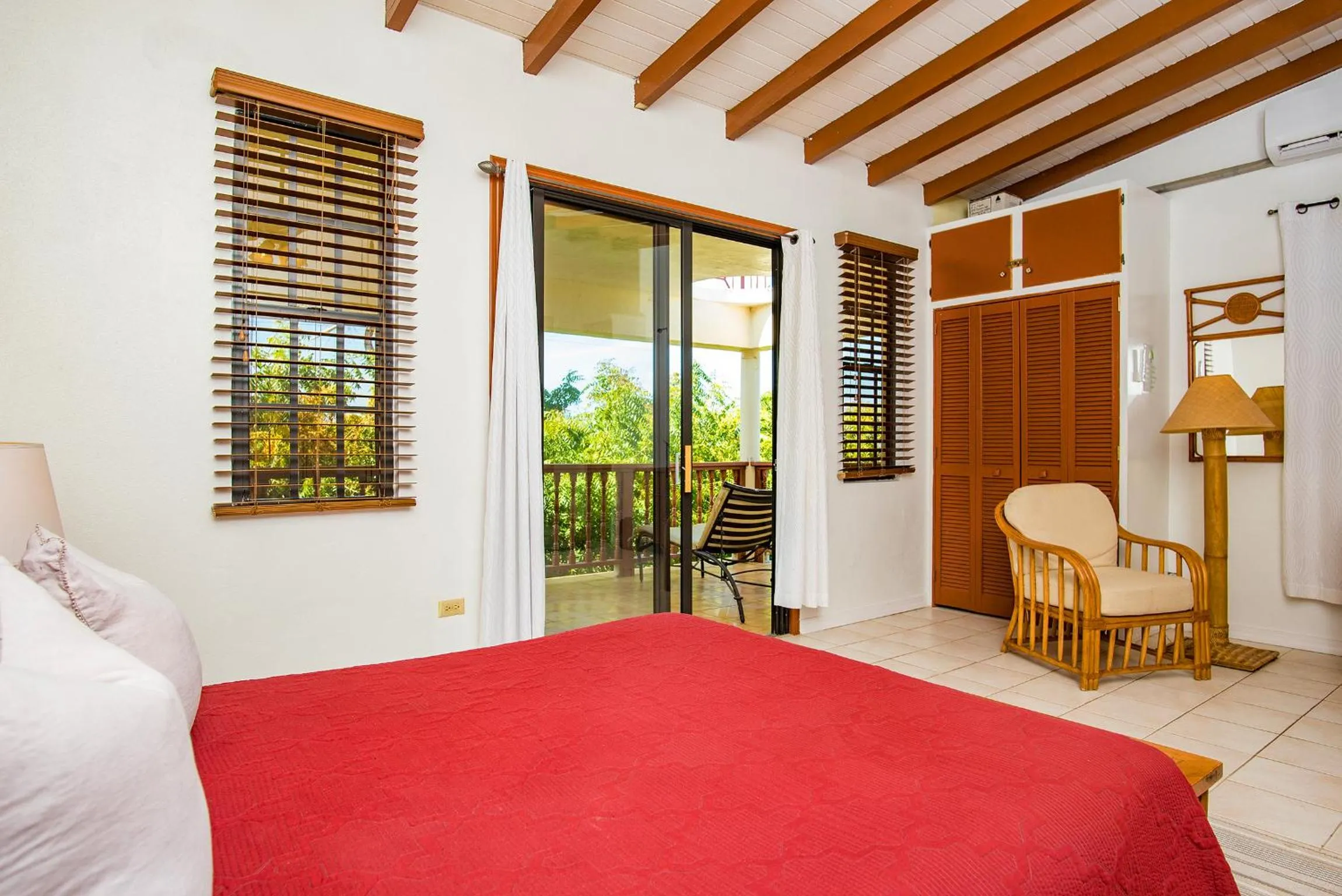 Bed in Bayview Vacation Apartments