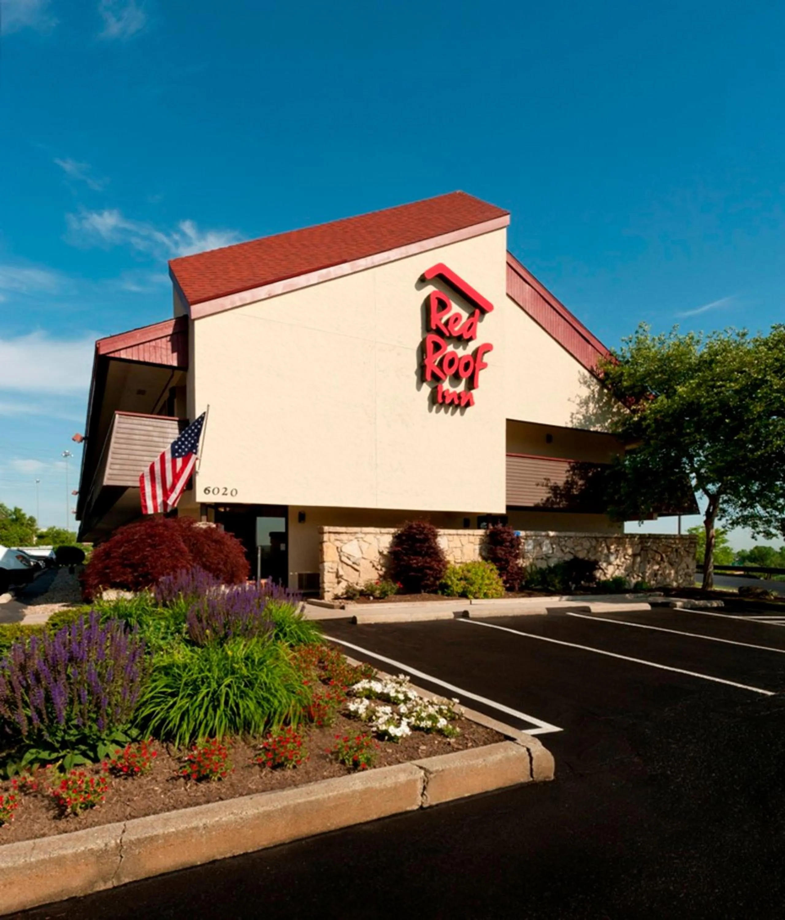 Property building in Red Roof Inn Pittsburgh North Cranberry Township