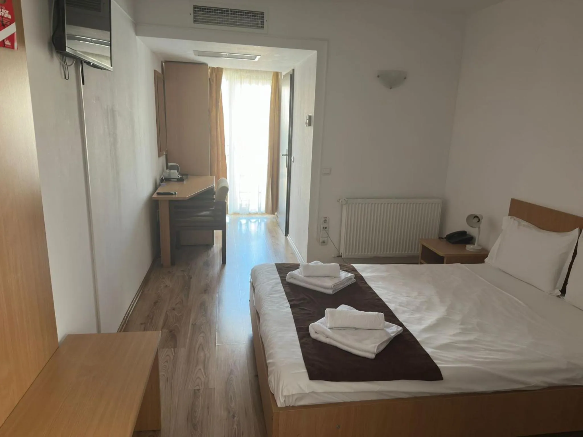 Photo of the whole room, Bed in Hotel Apollo Central