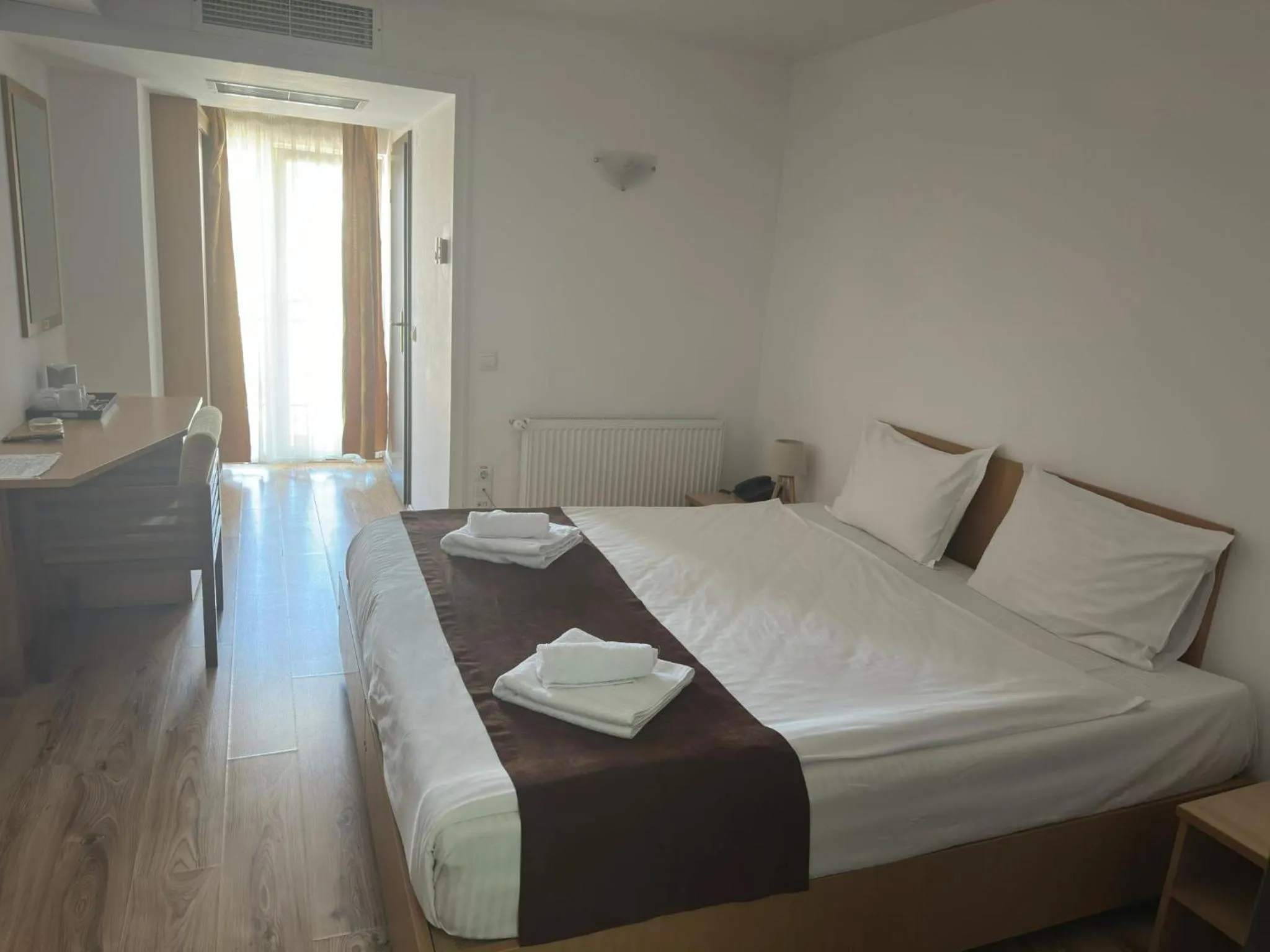 Photo of the whole room, Bed in Hotel Apollo Central