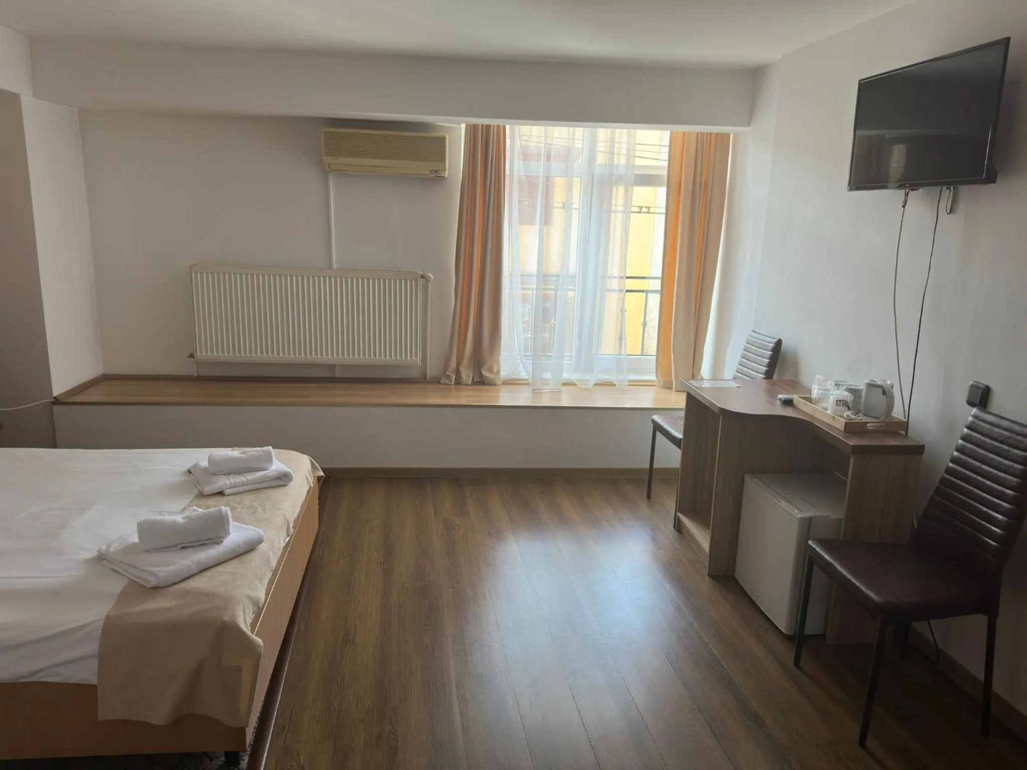 Photo of the whole room, Bed in Hotel Apollo Central