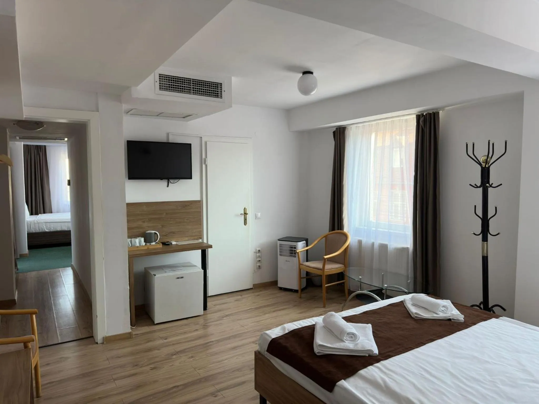 Photo of the whole room, Bed in Hotel Apollo Central