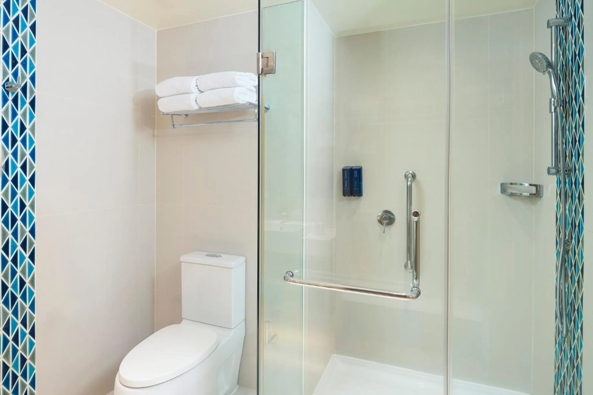 Toilet in OZO Phuket