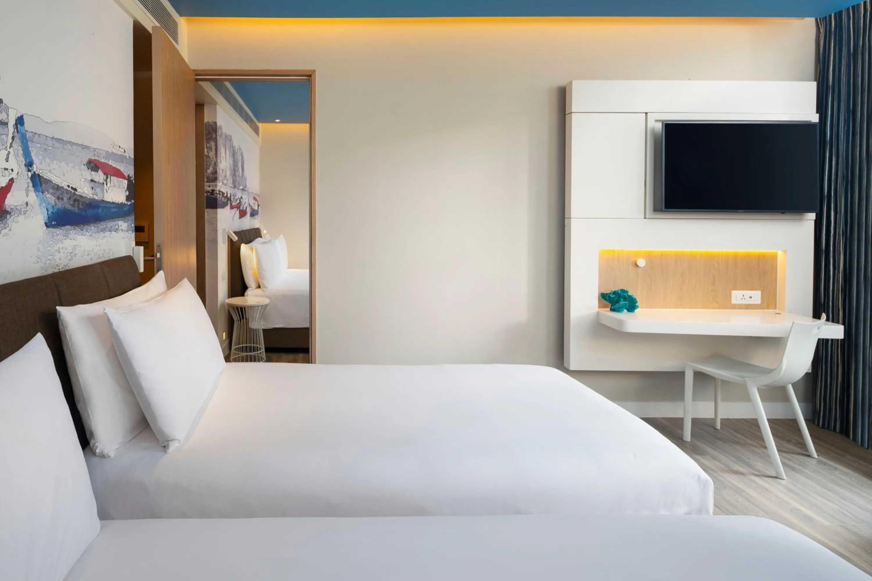 Guests, Bed in OZO Phuket