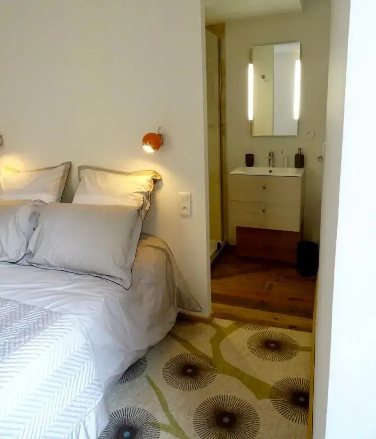 Deluxe Double Room with Shower in Demeure d'hôtes Le Rocher Deluxe Double Room with Shower in Demeure d'hôtes Le Rocher