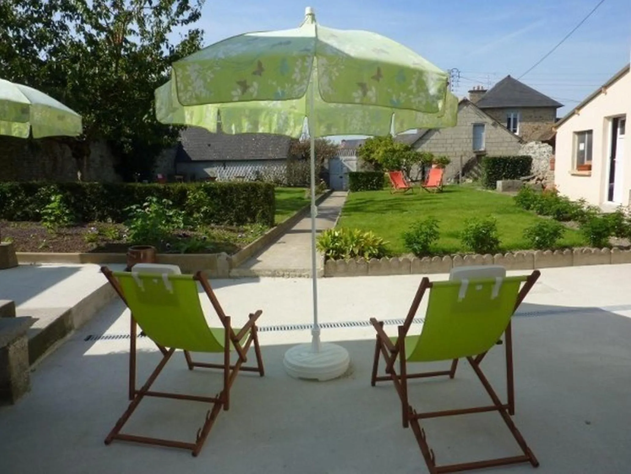 Garden in Maison d'Hôtes Les Belles de Mai