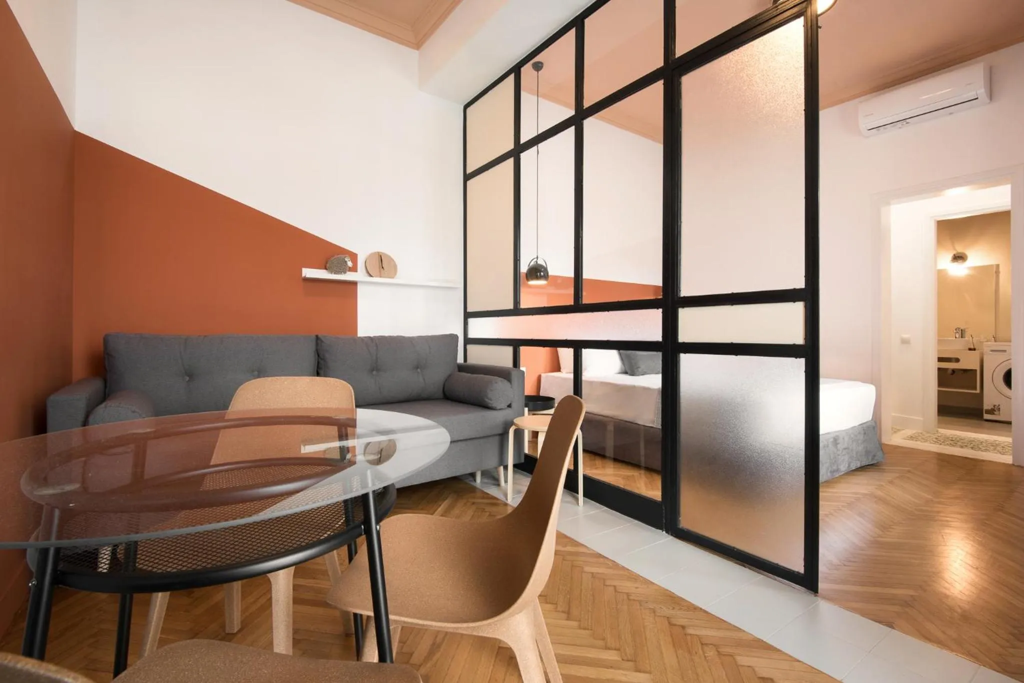 Photo of the whole room in K8 Athens