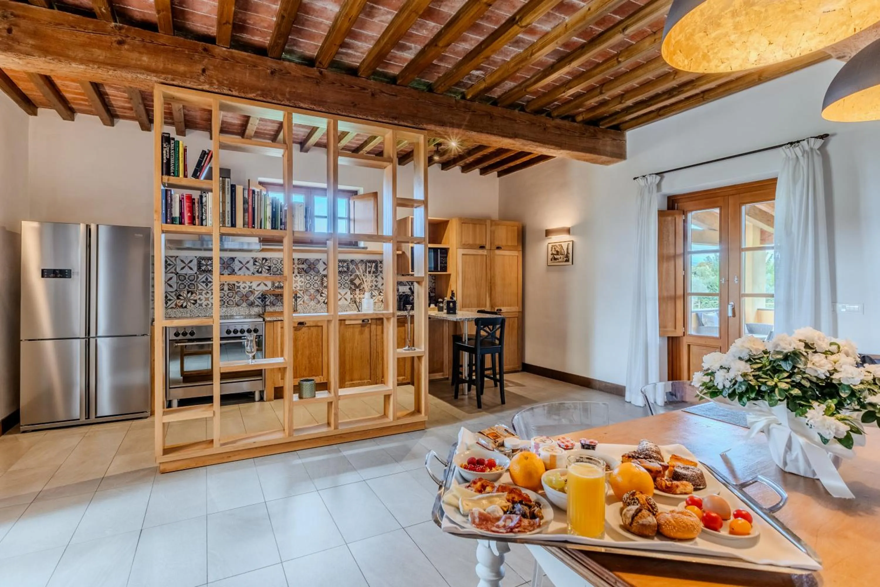 Communal lounge/ TV room in Villa Tolomei Hotel & Resort