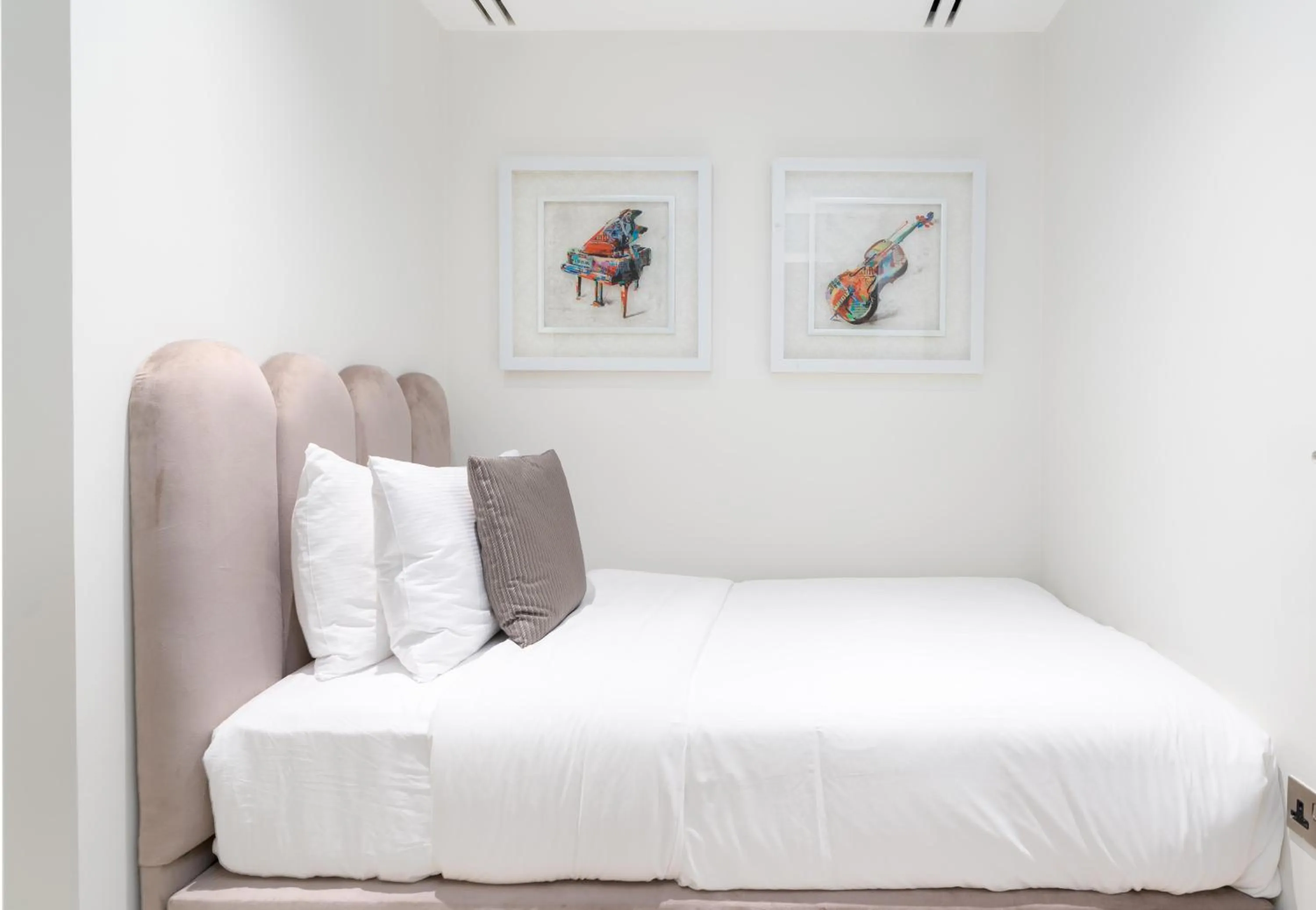 Bed in Westminster Burj Residences