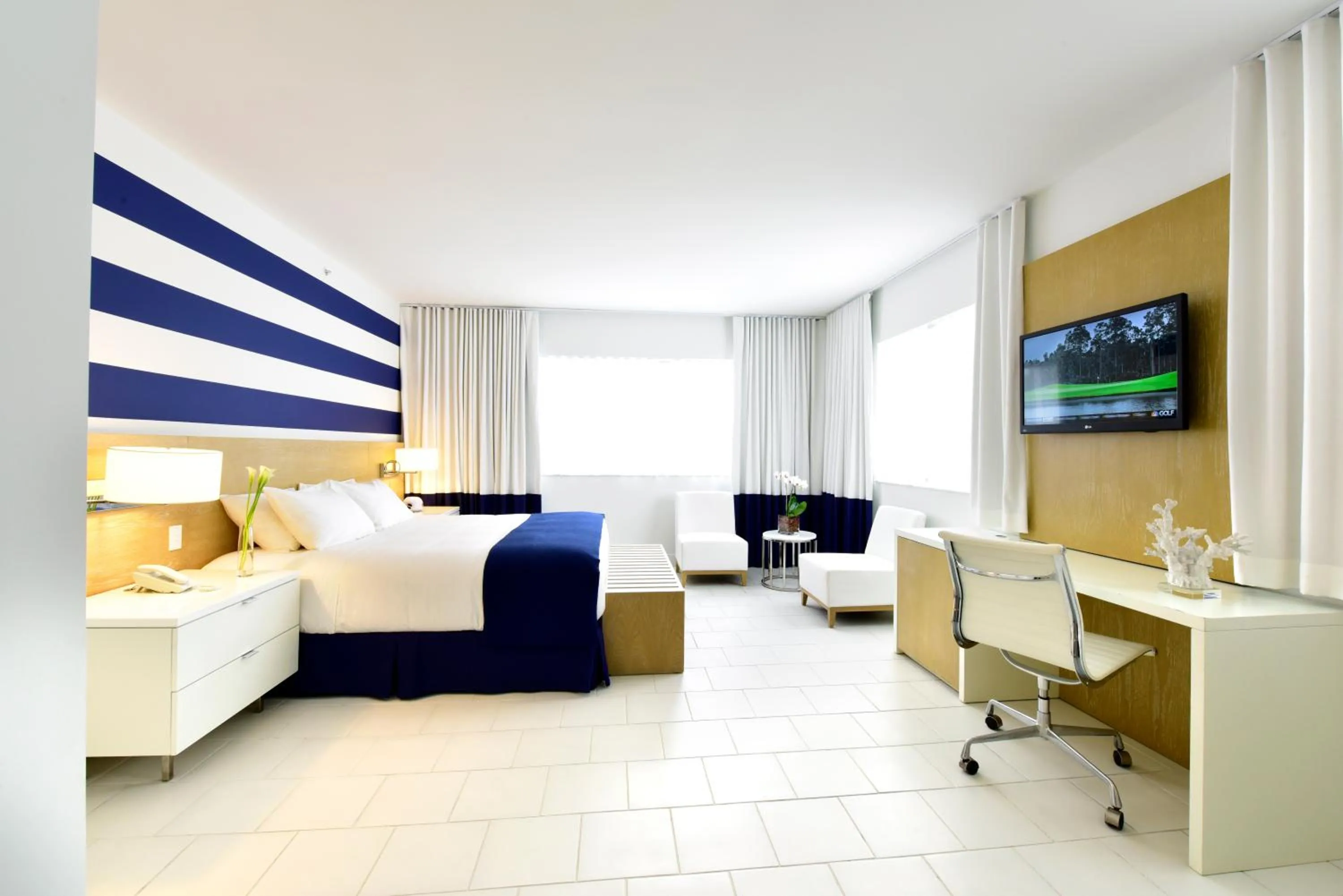 Photo of the whole room, Bed in Pestana South Beach Hotel