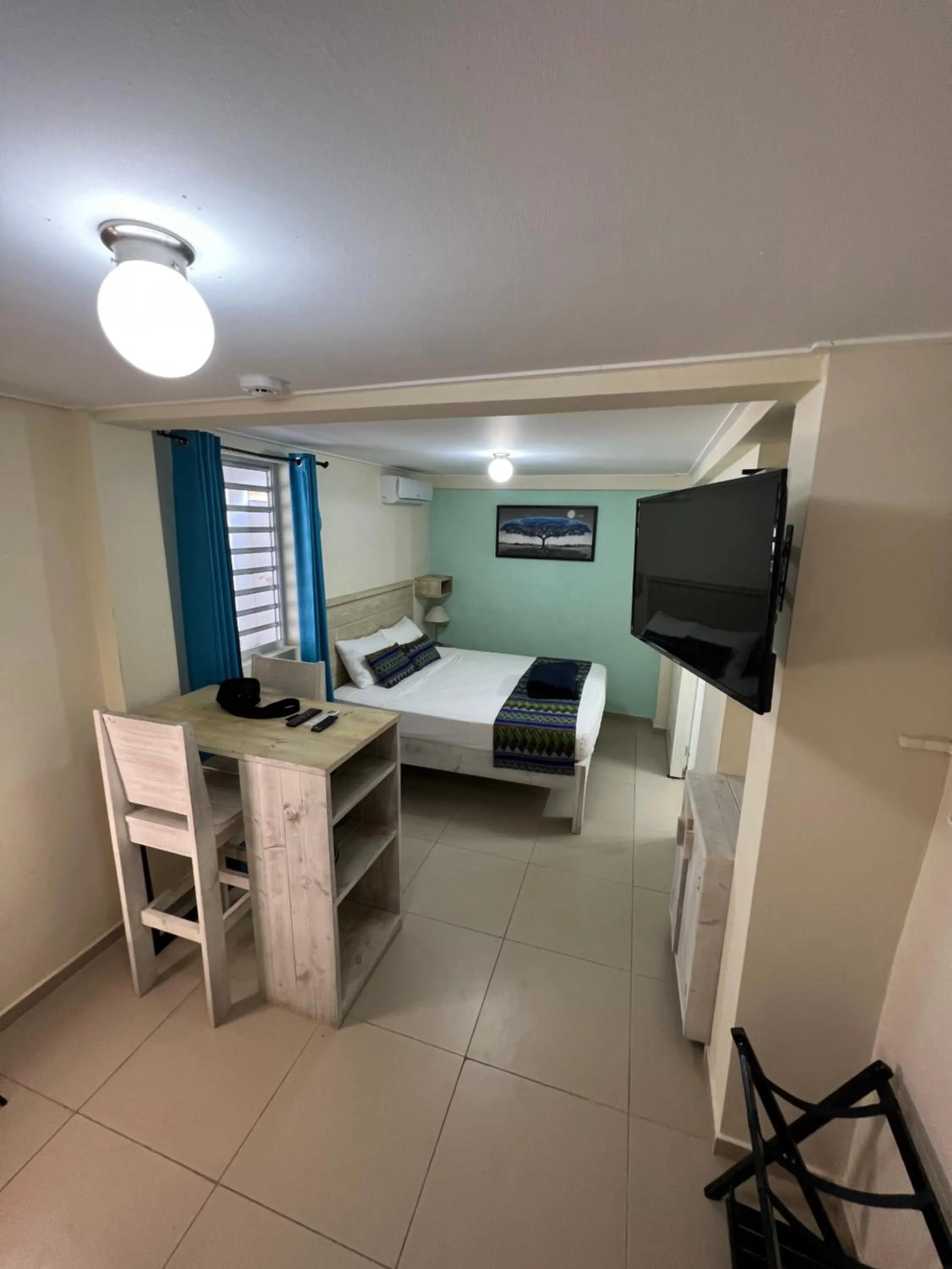 Bed in Mustique Suites Curacao