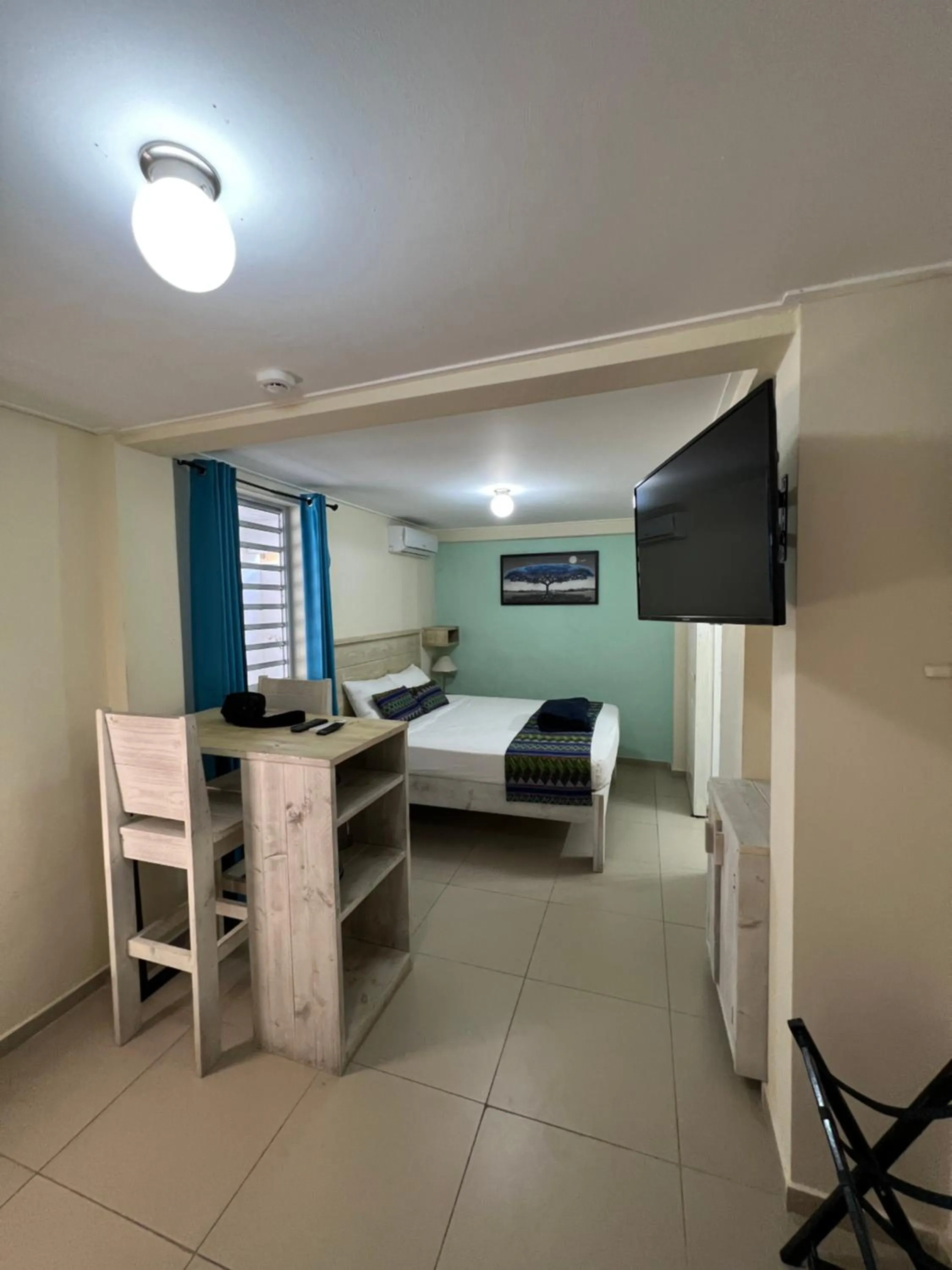 Bed in Mustique Suites Curacao