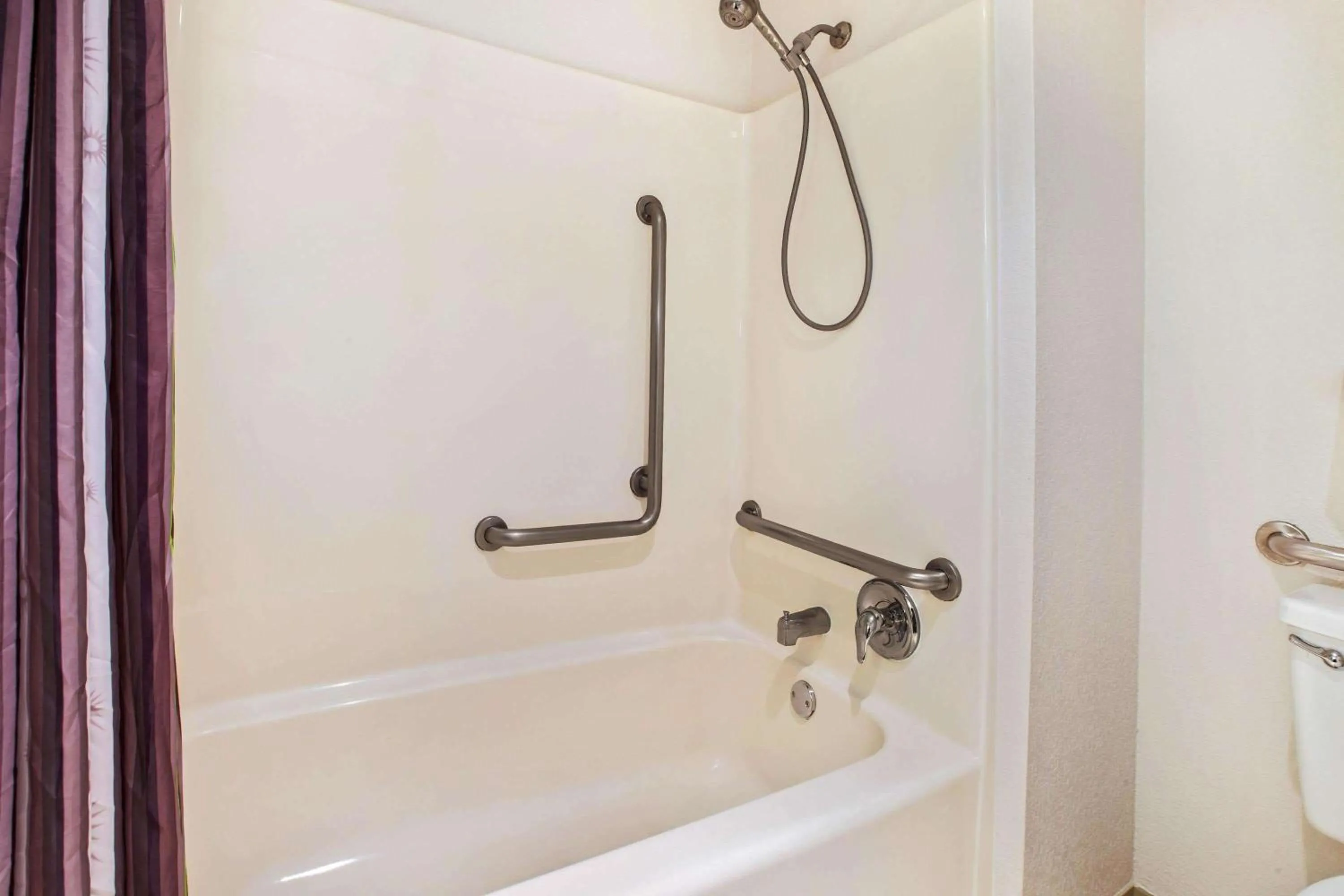 Bathroom in La Quinta Inn by Wyndham Detroit Canton