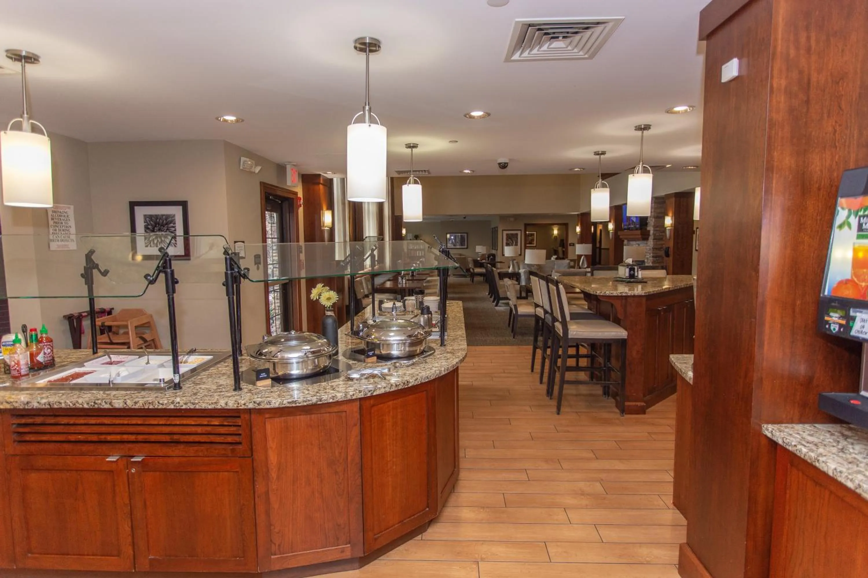 Restaurant/places to eat in Staybridge Suites Bowling Green by IHG