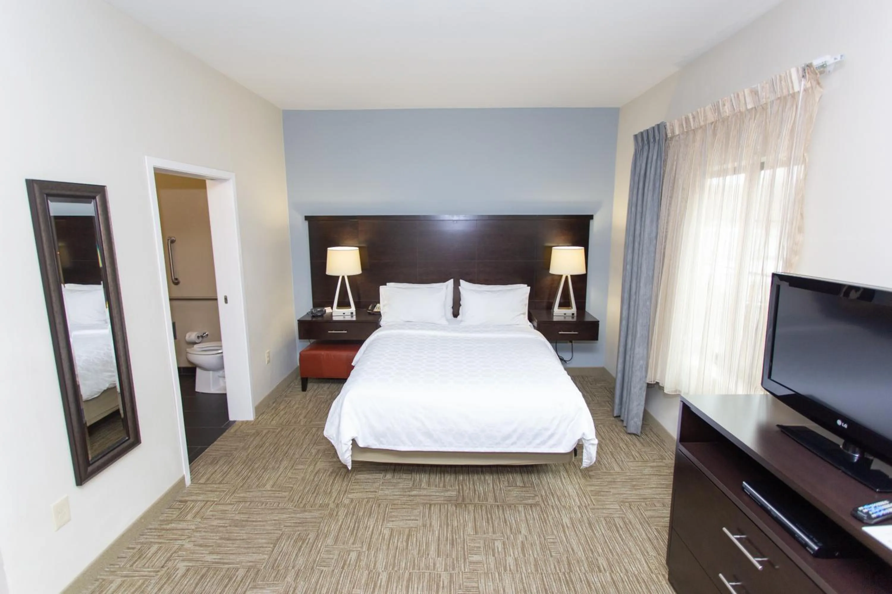 Bed in Staybridge Suites Bowling Green by IHG