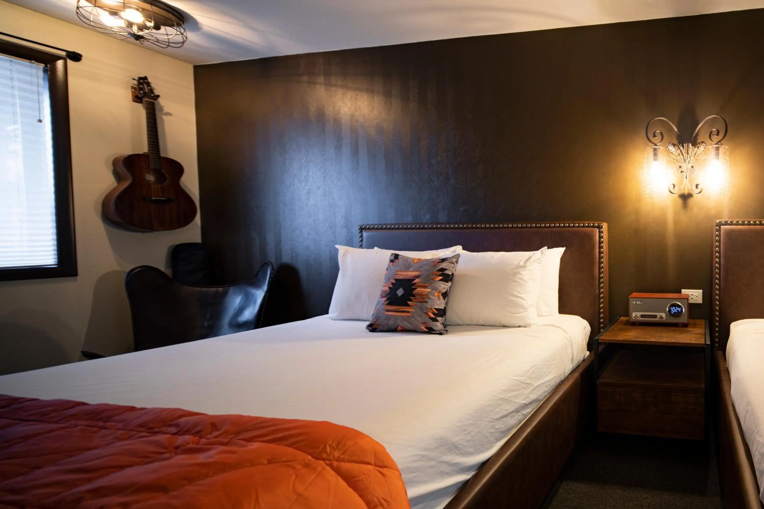 Bedroom, Bed in Campfire Hotel