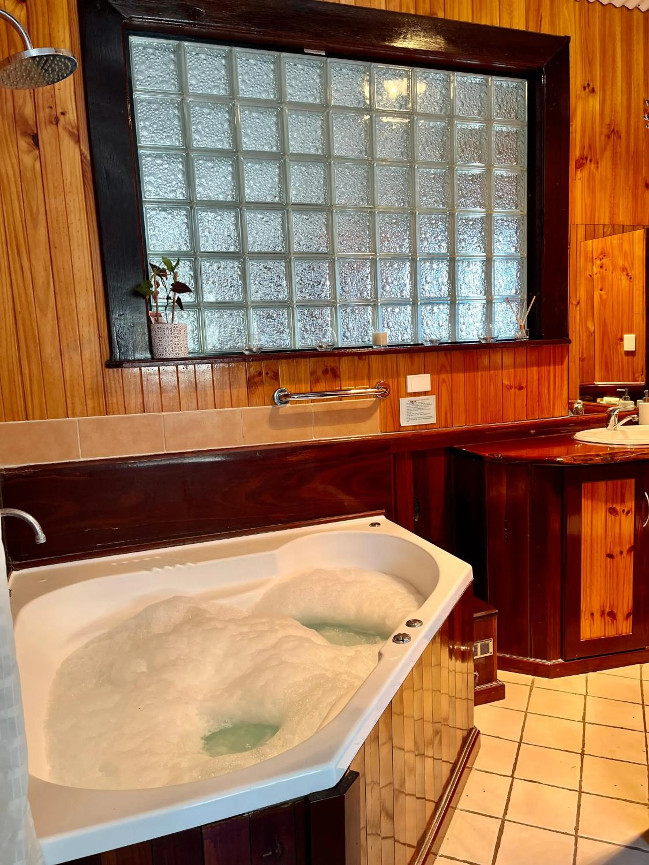 Bathroom in Rustic Retreat Esperance
