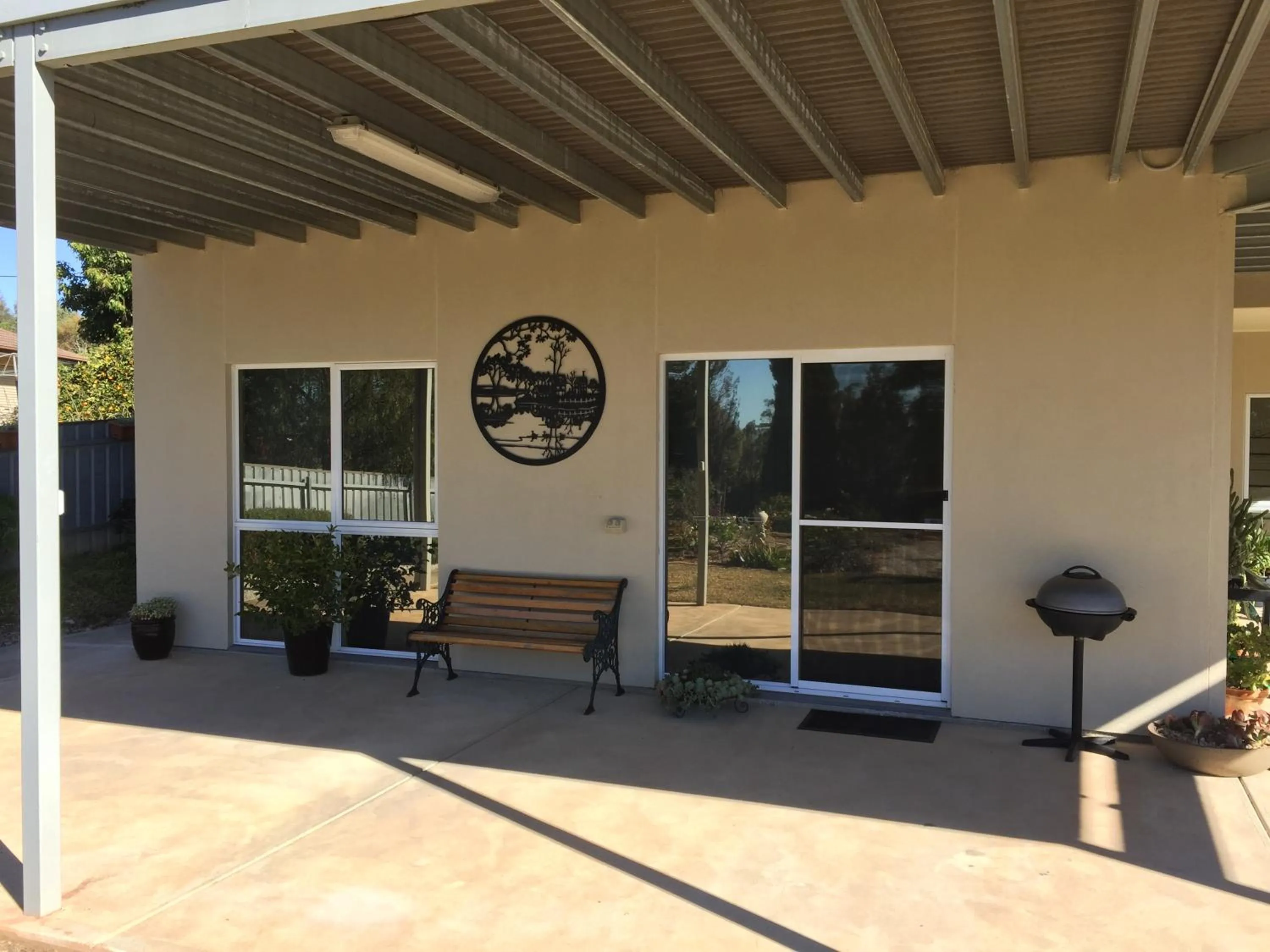 Facade/entrance in Lyreen's Apartment