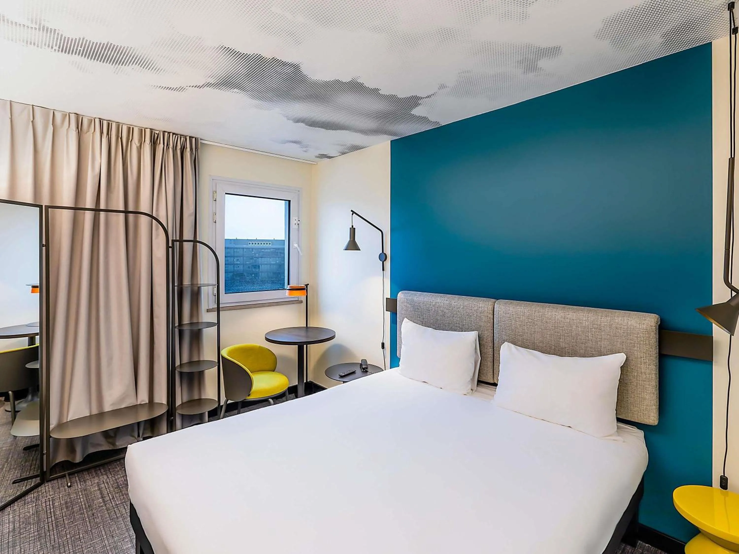 Bedroom, Bed in Hotel ibis Lisboa Alfragide