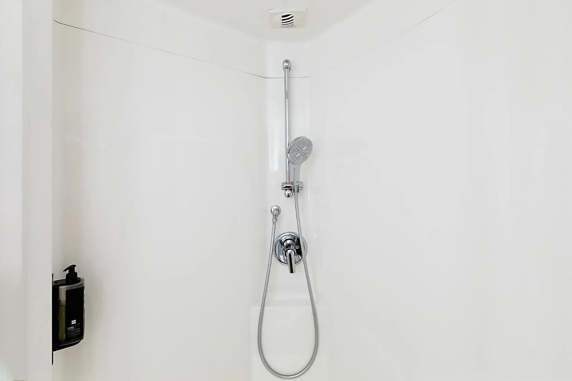 Bathroom in Hotel ibis Lisboa Alfragide