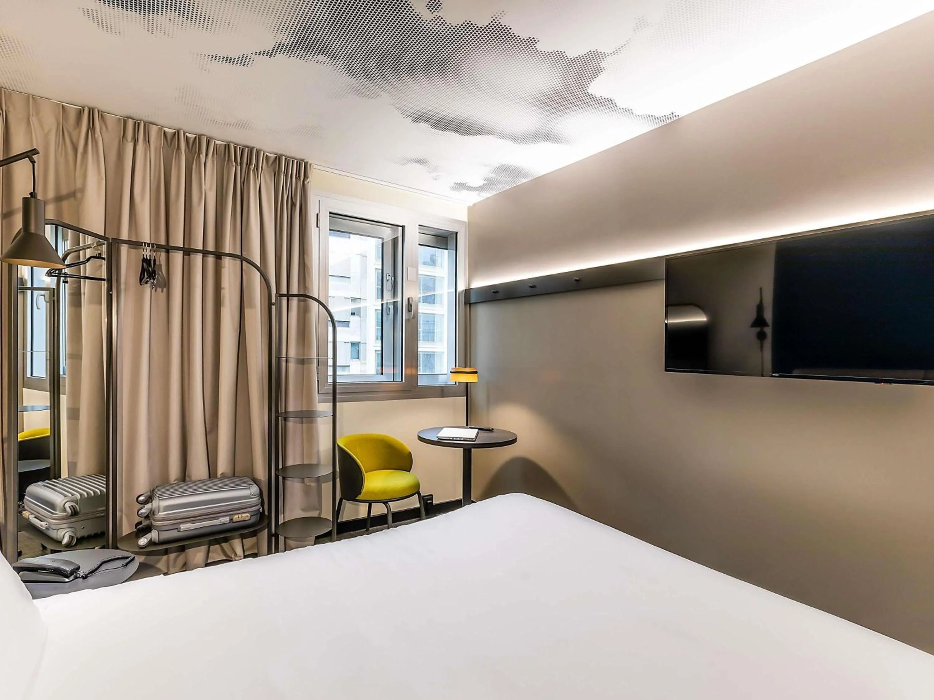 Bedroom, Bed in Hotel ibis Lisboa Alfragide