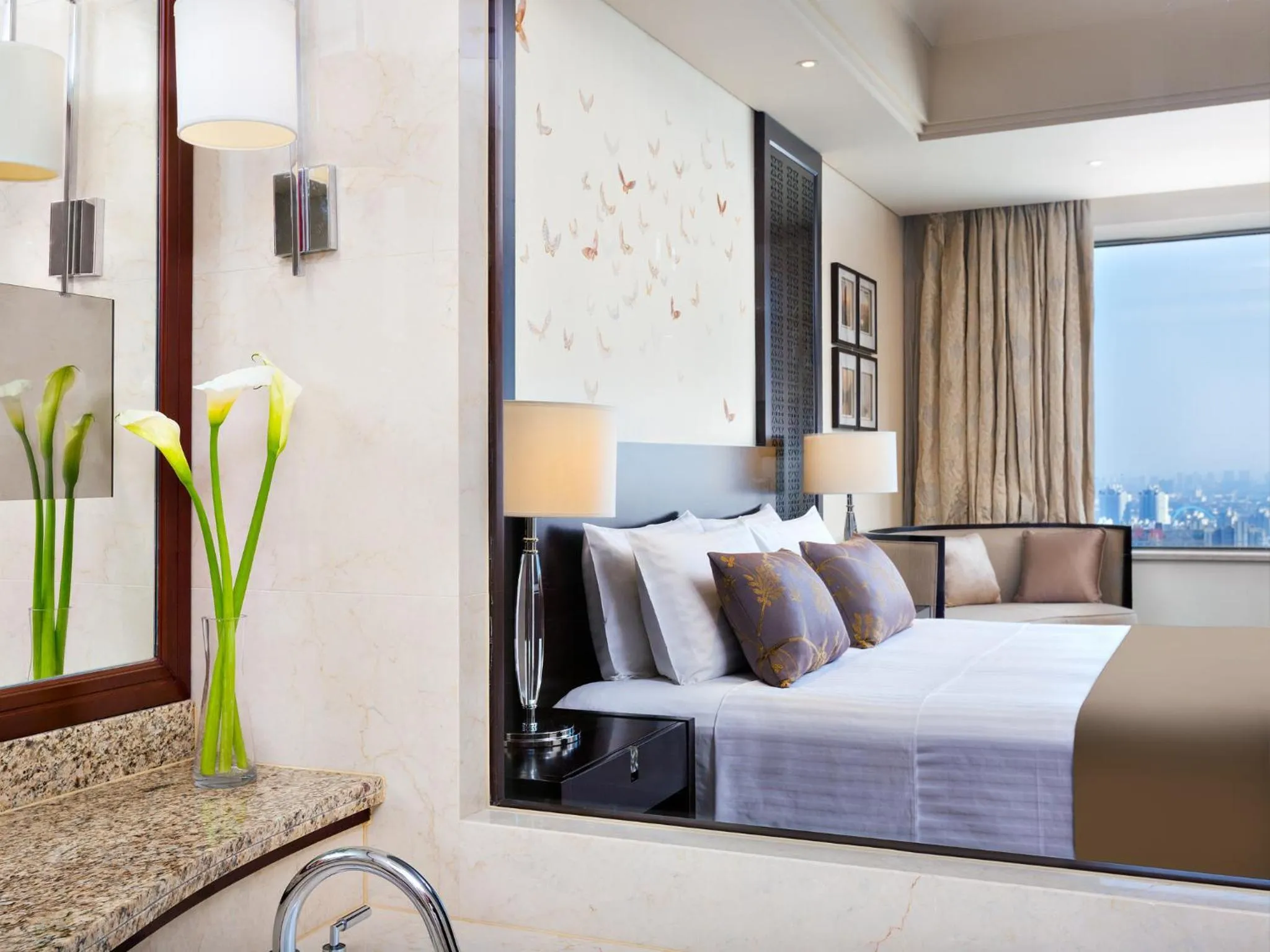 Toilet, Bed in InterContinental Wuxi by IHG