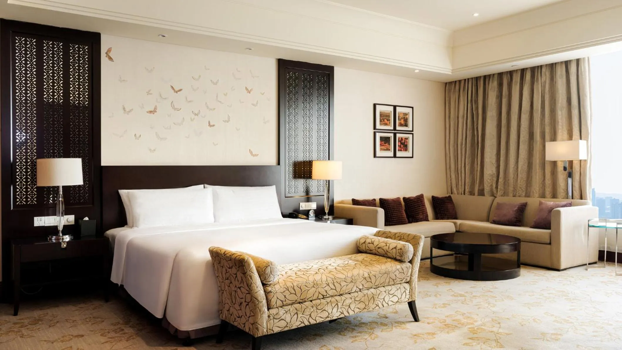 Photo of the whole room, Bed in InterContinental Wuxi by IHG
