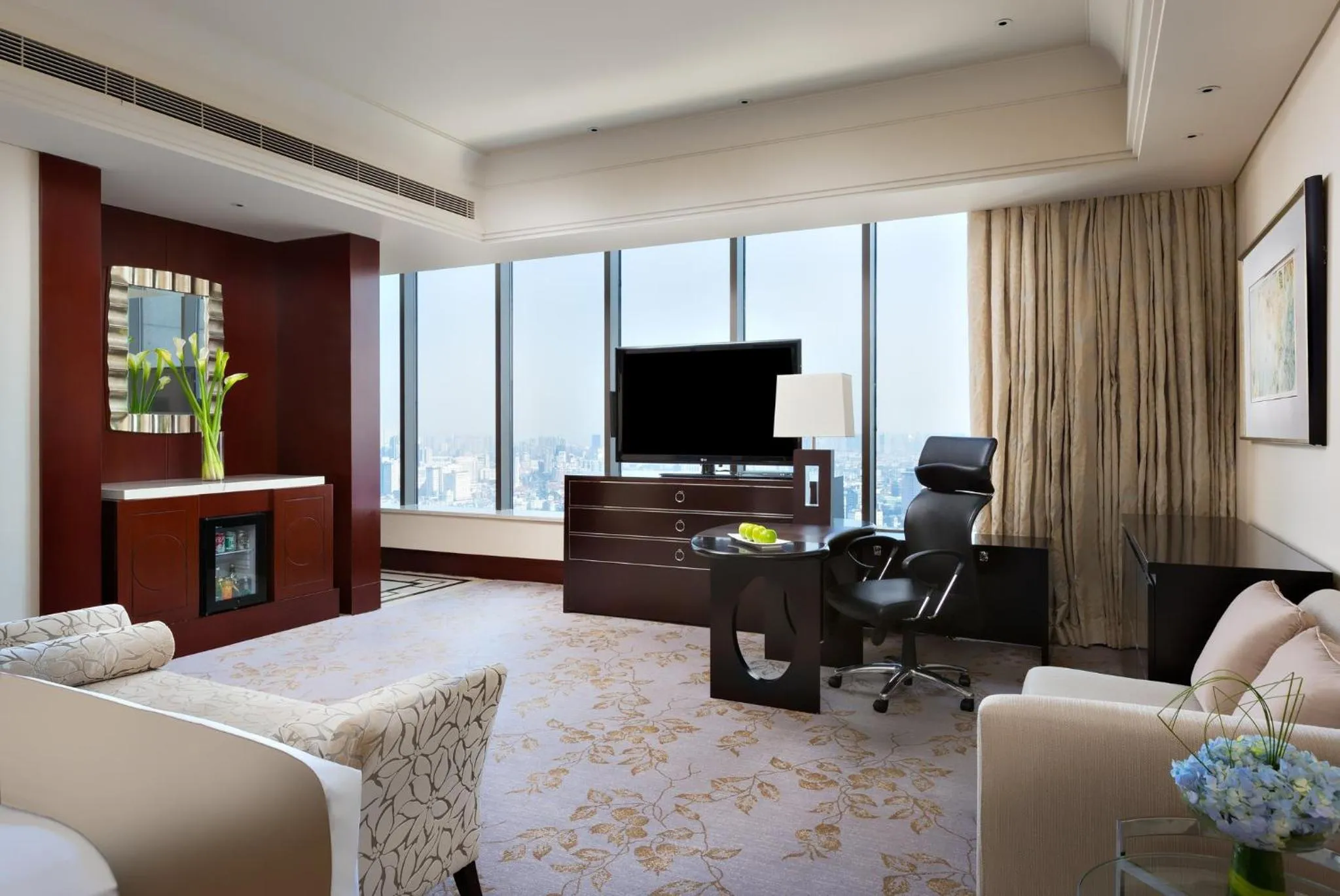 Photo of the whole room in InterContinental Wuxi by IHG