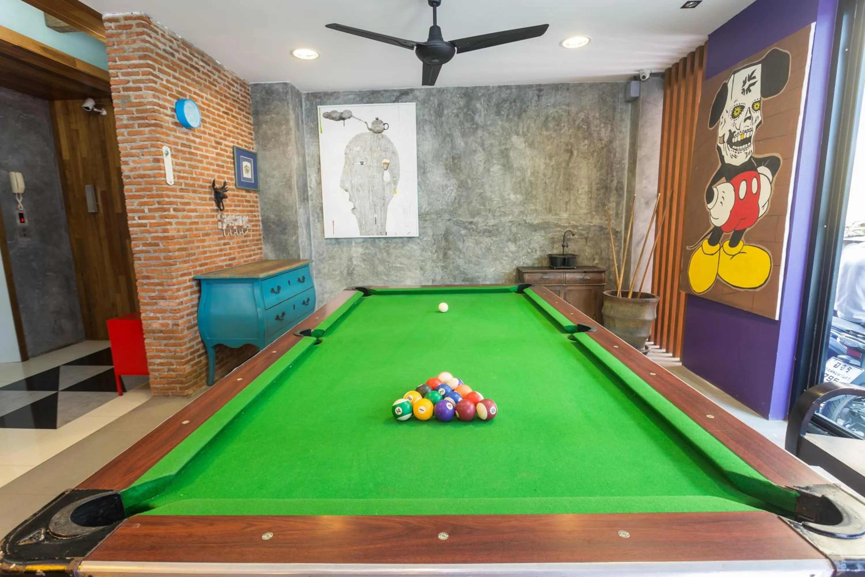 Restaurant/places to eat in Memory Boutique Patong