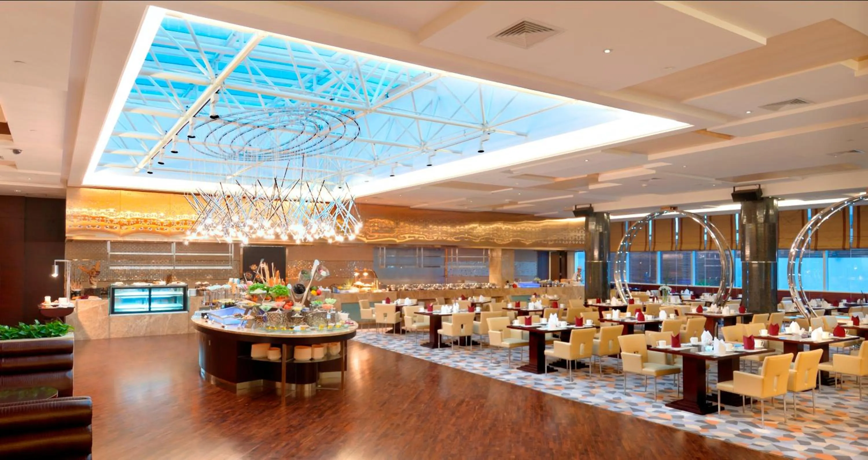 Restaurant/places to eat in Golden Eagle Summit Hotel (Downtown)