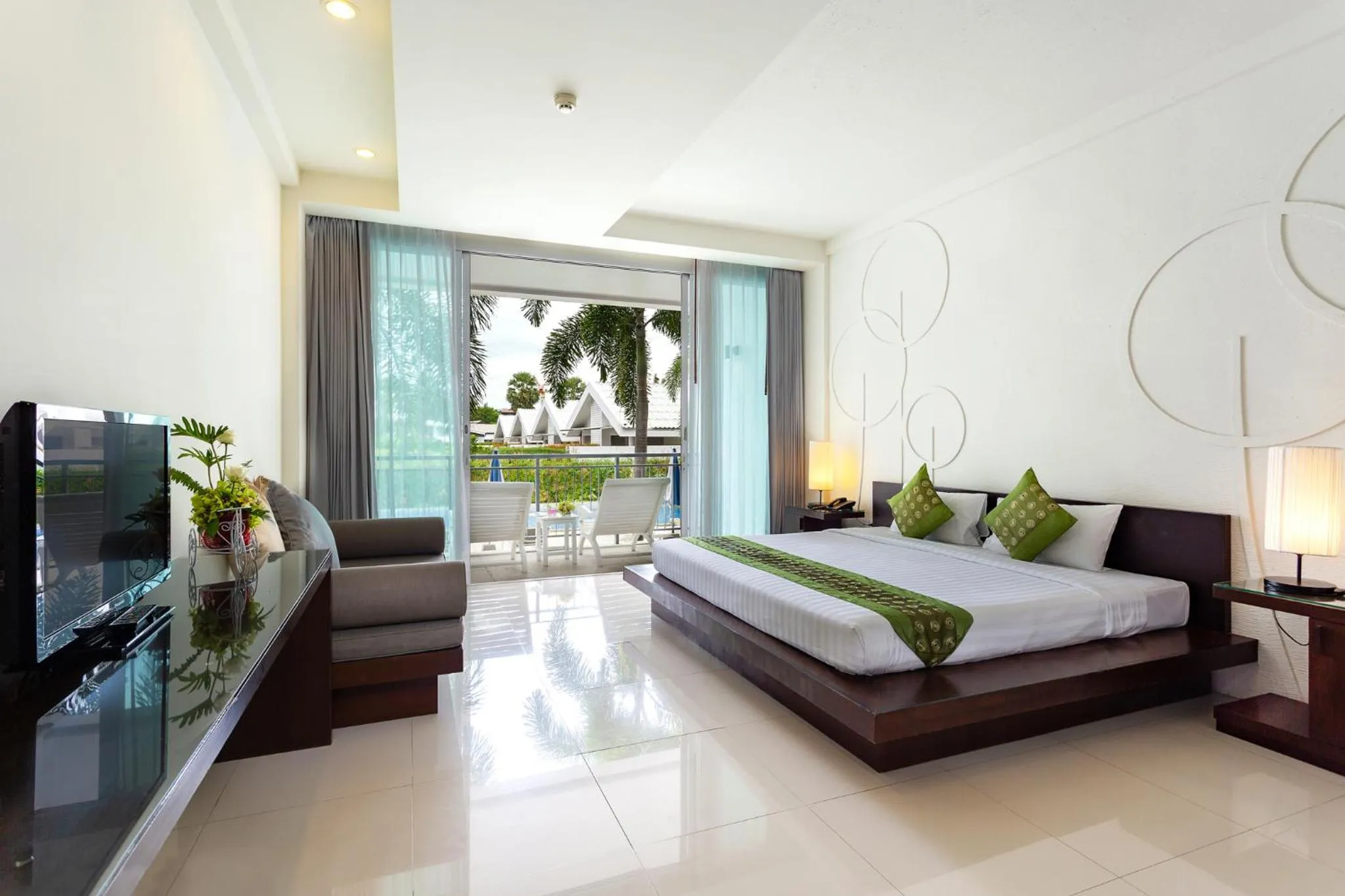 Photo of the whole room, Bed in The Palmery Resort