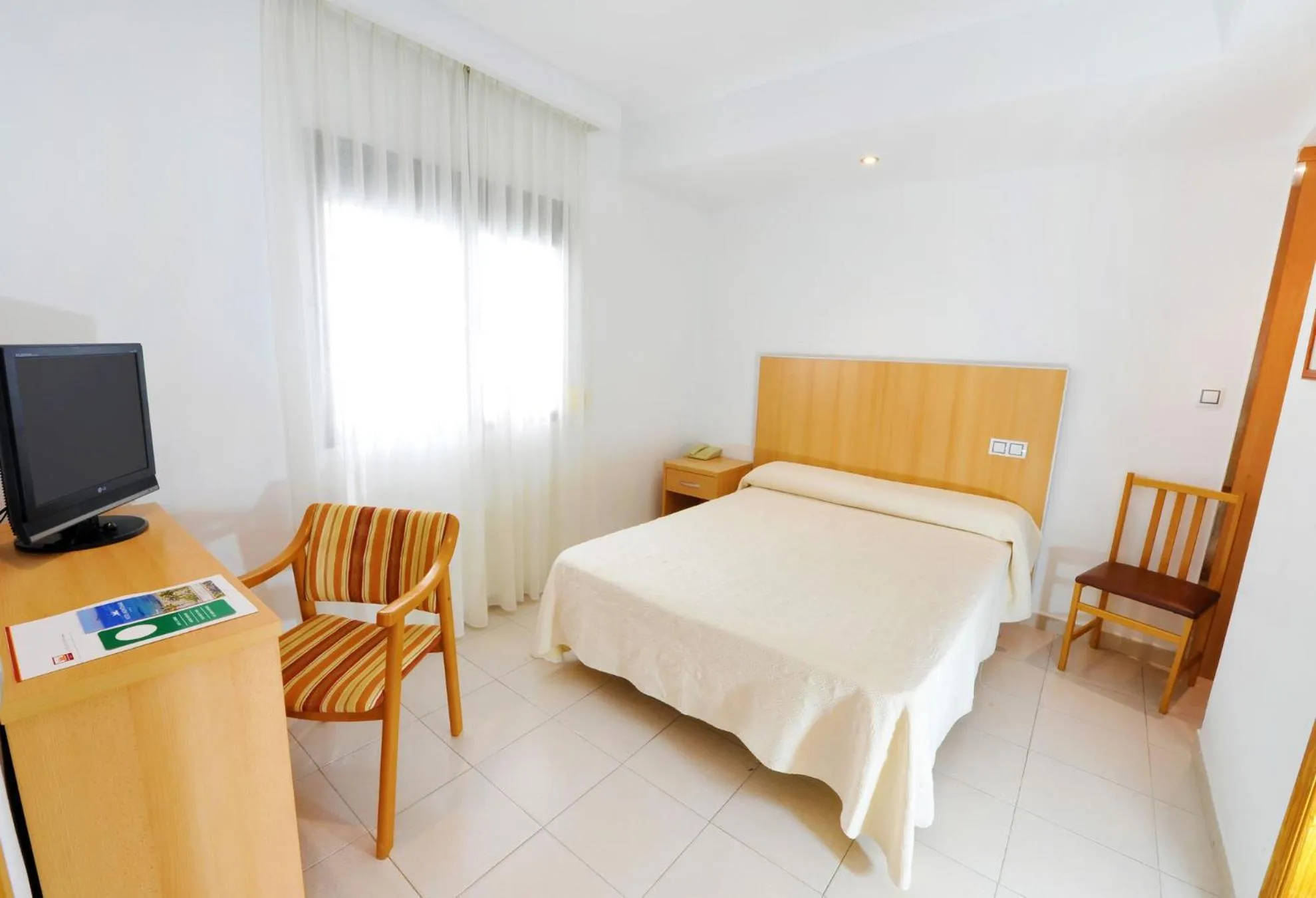 Other, Bed in Hotel Montemar