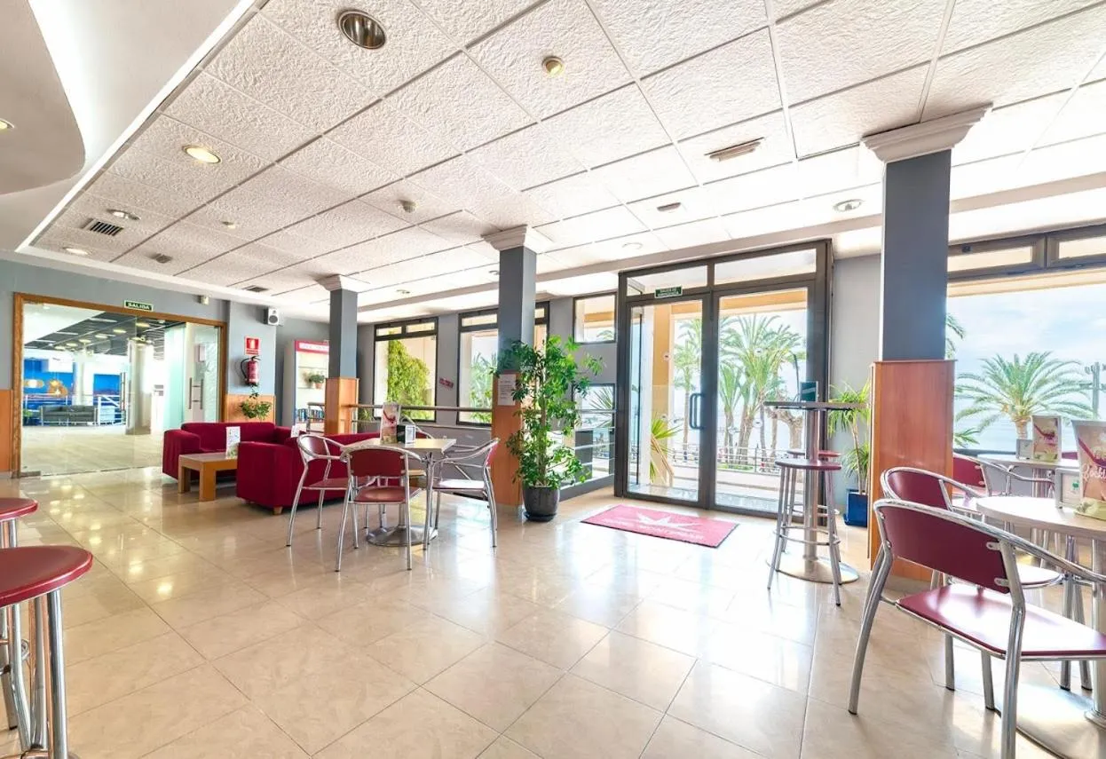 Lounge or bar in Hotel Montemar