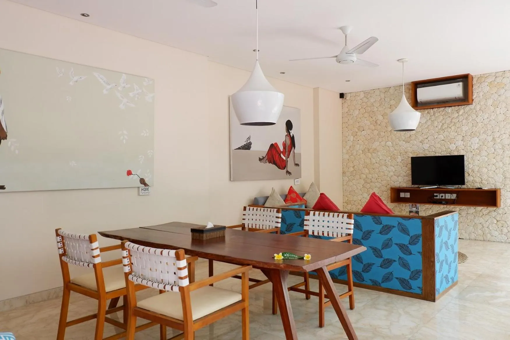 Communal lounge/ TV room in Beautiful Bali Villas