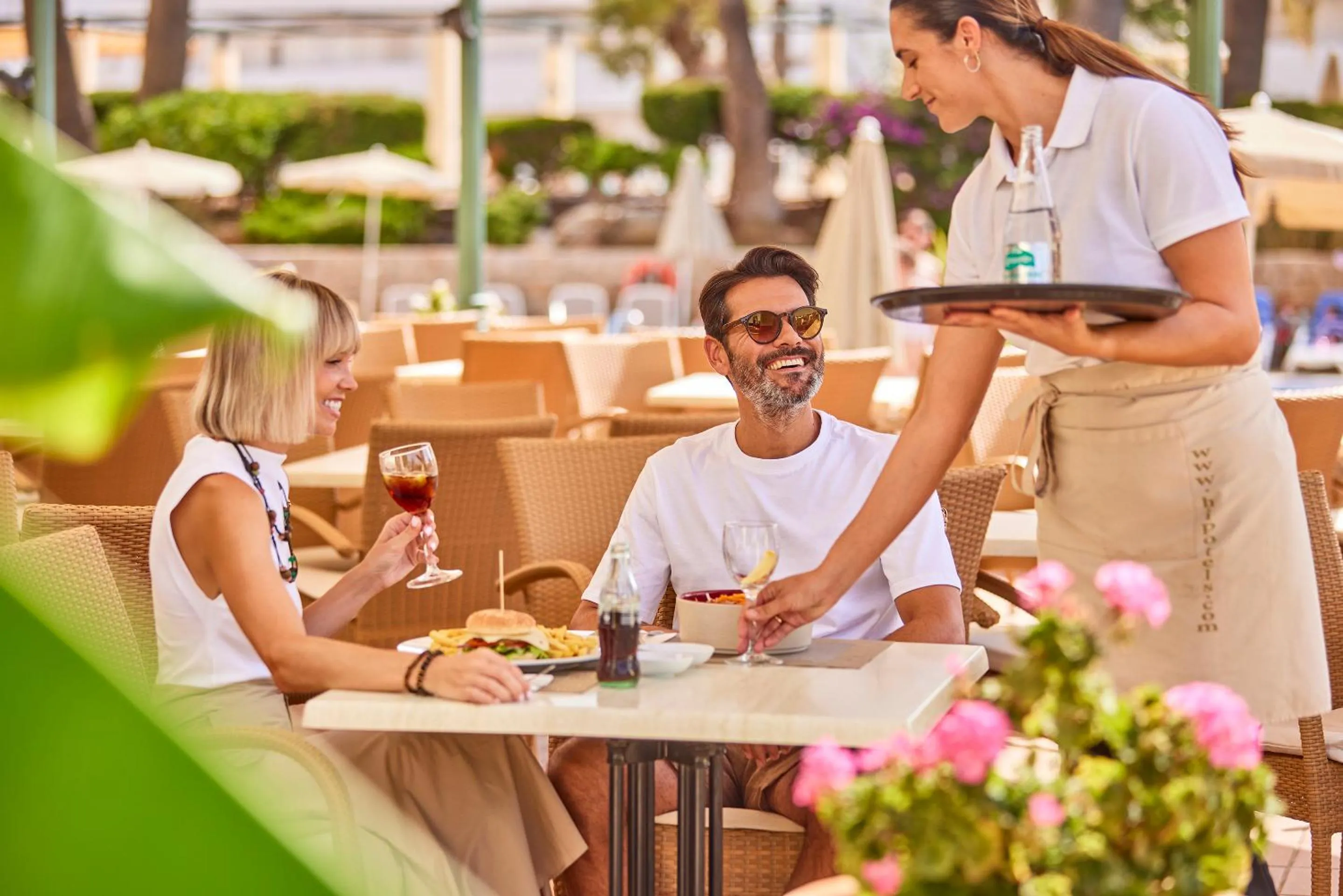 Food and drinks in Welikehotel Marfil Playa