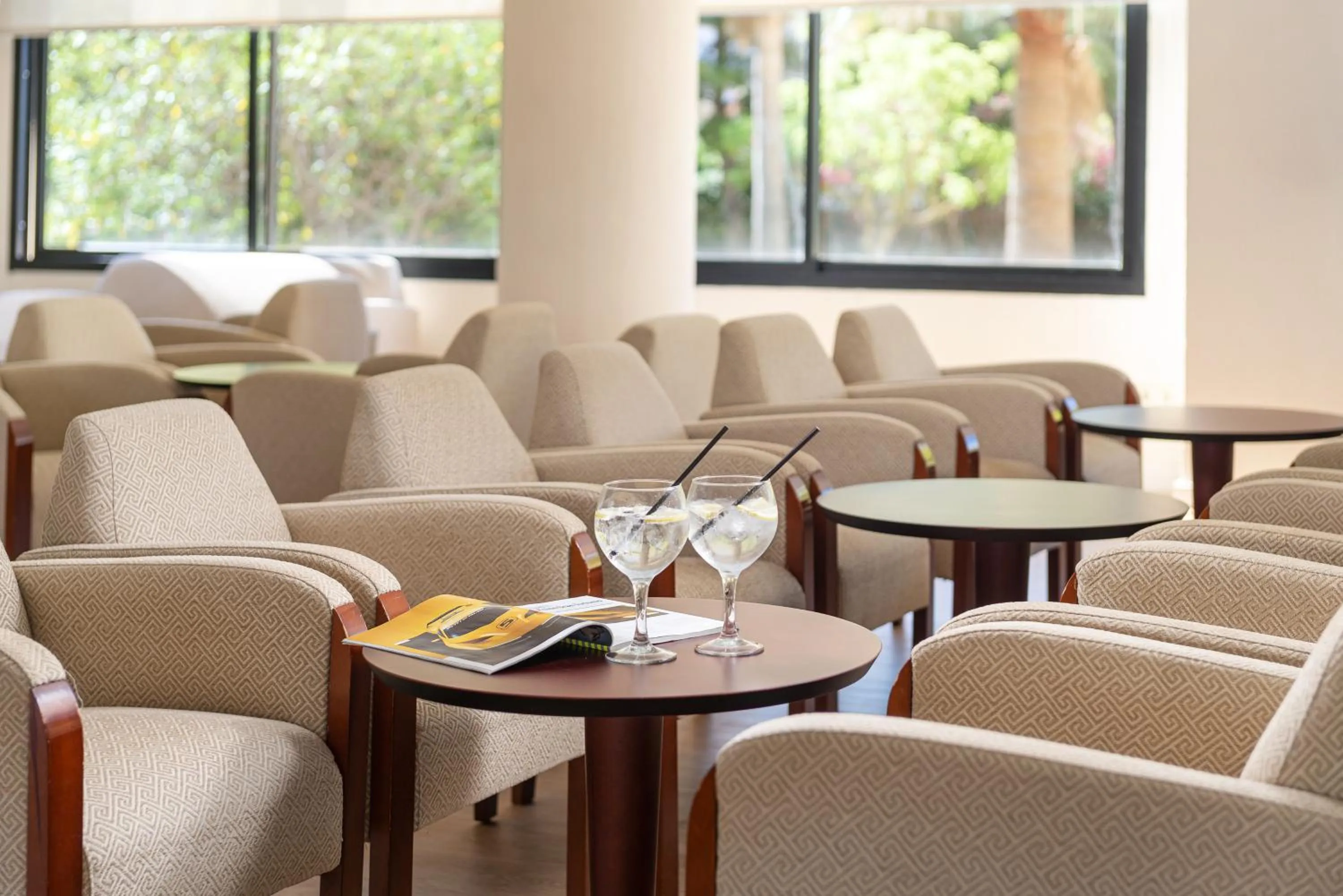 Lounge or bar in Welikehotel Marfil Playa