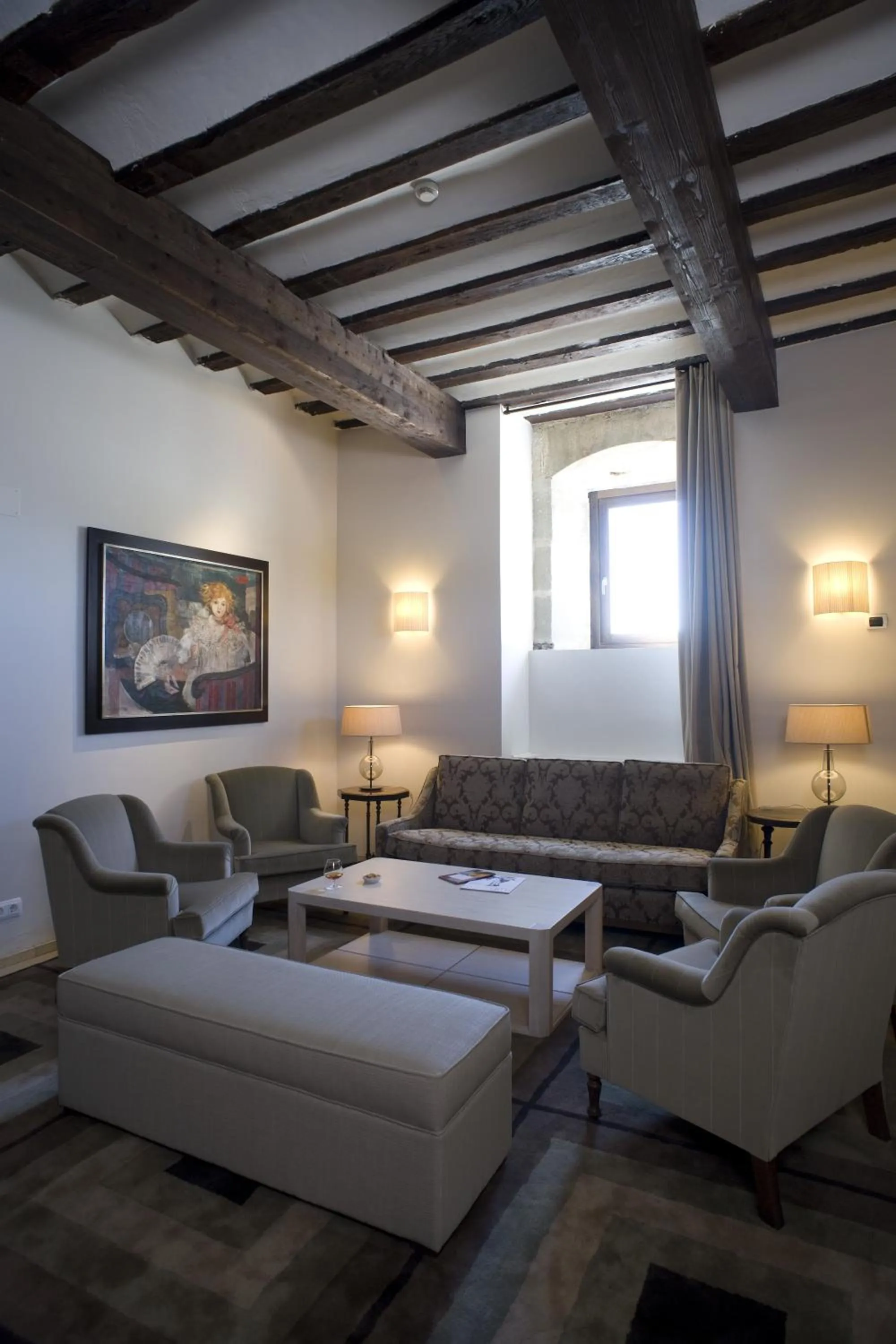 Communal lounge/ TV room in Parador de Argómaniz