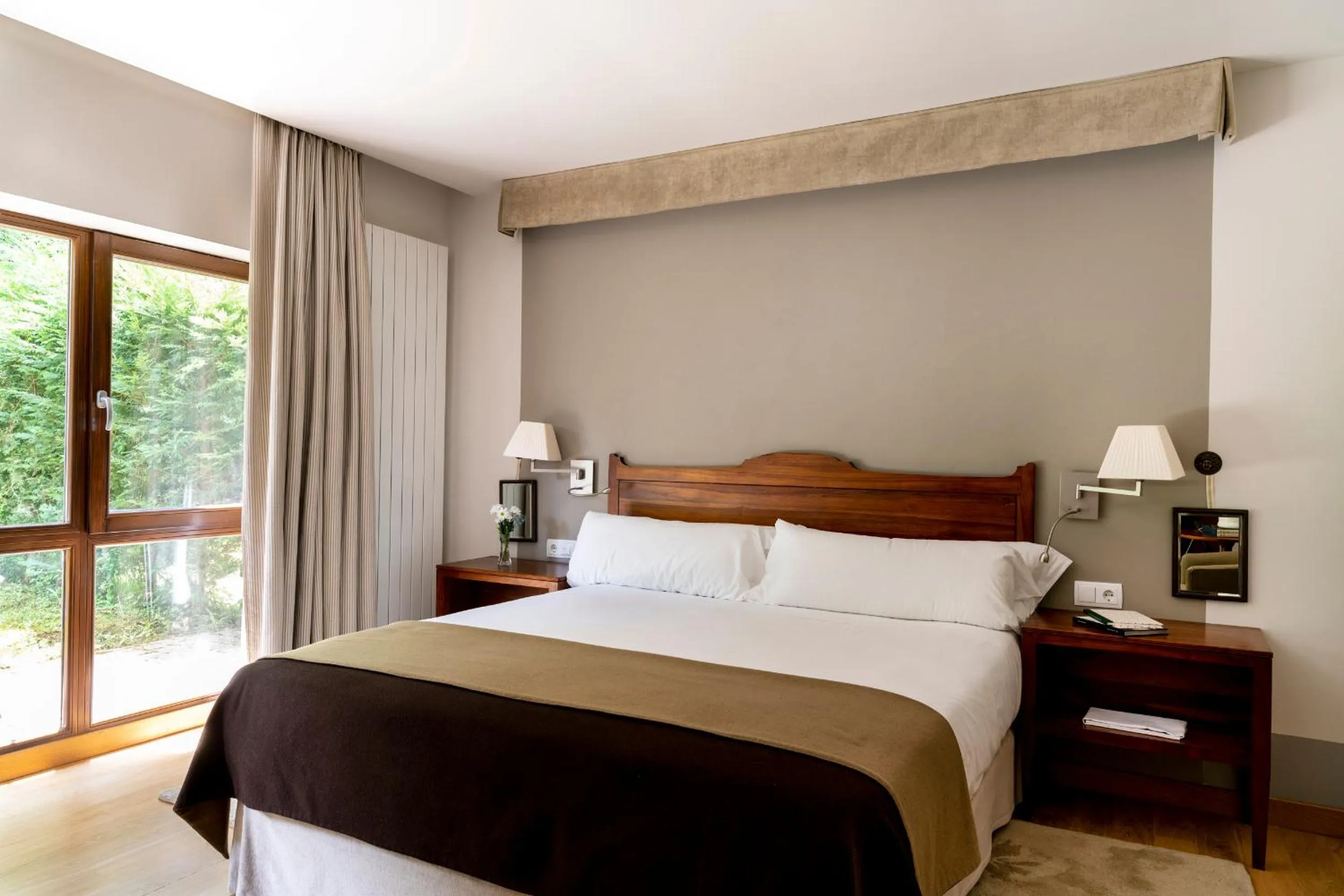 Photo of the whole room, Bed in Parador de Argómaniz