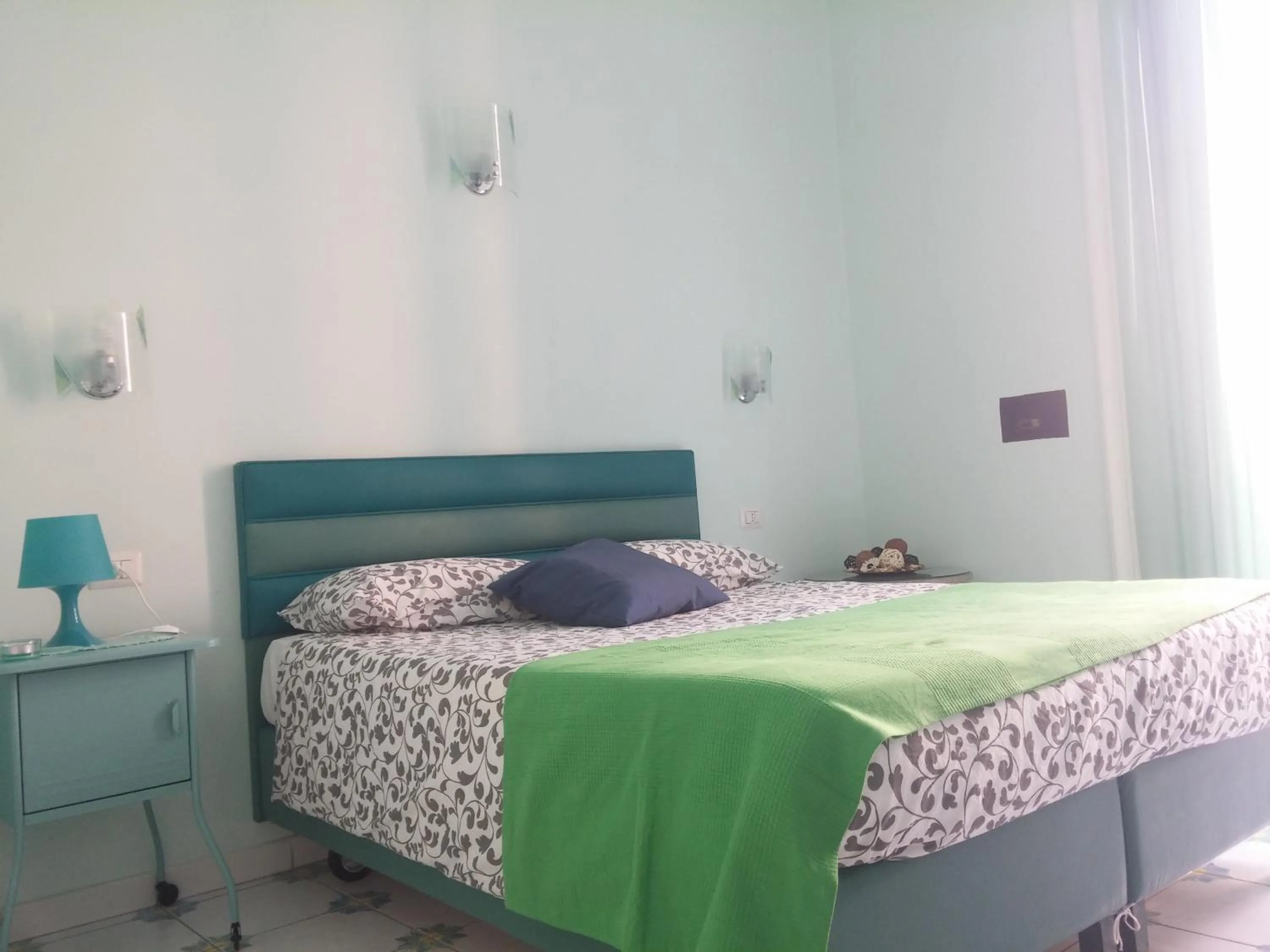 Photo of the whole room, Bed in Viaggio a Napoli B&B