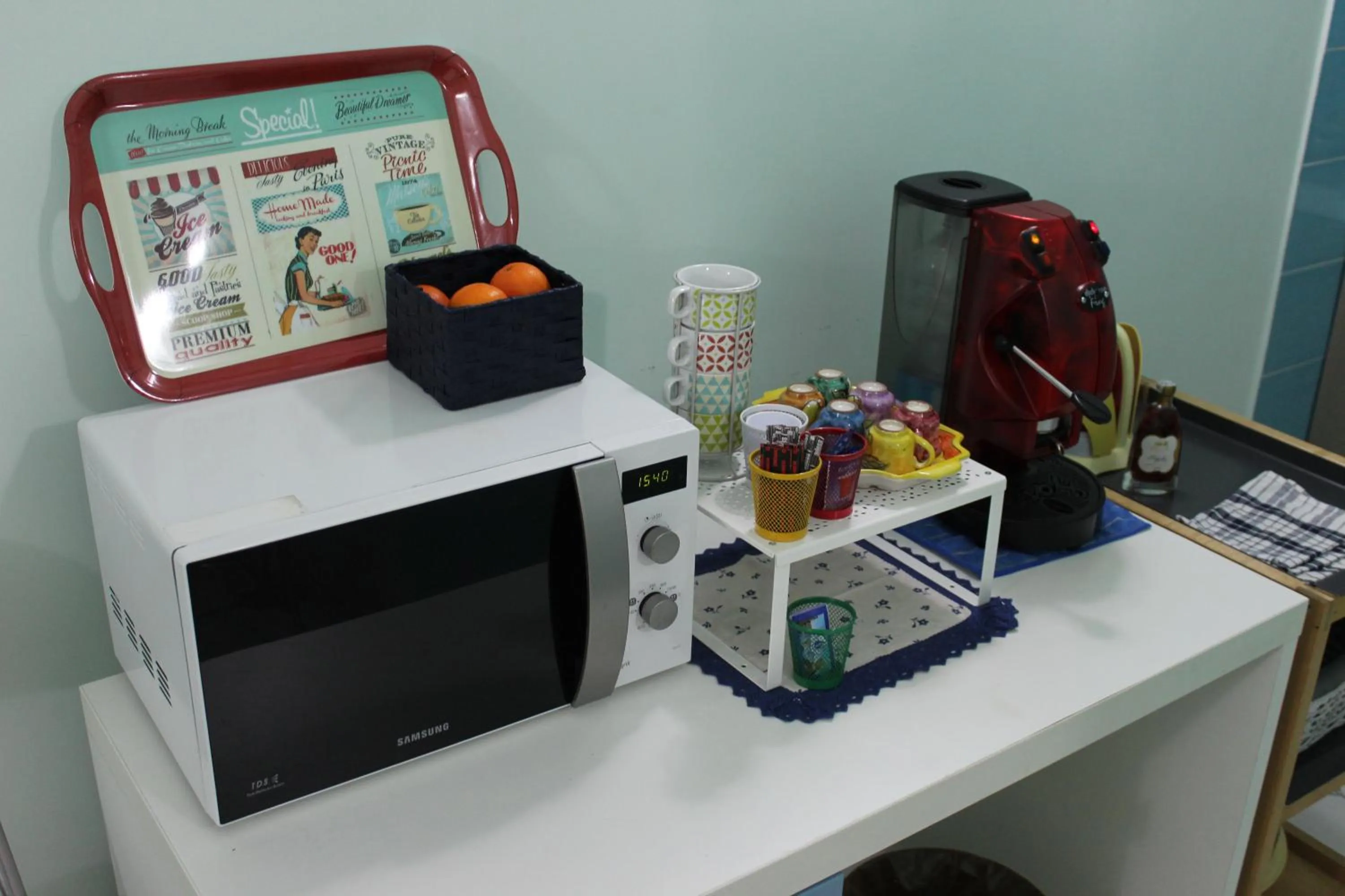 Communal kitchen in Viaggio a Napoli B&B