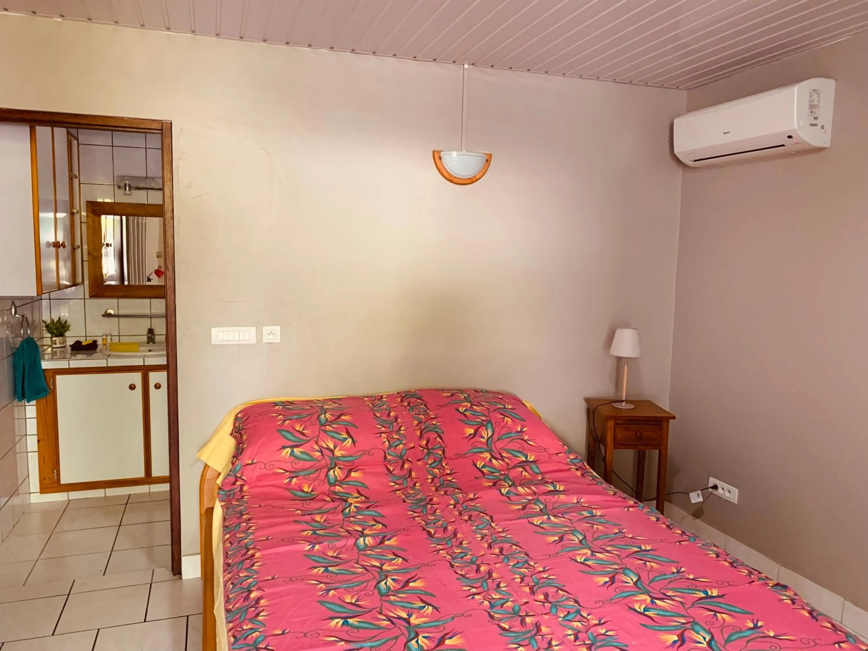 Bed in City Home Tahiti