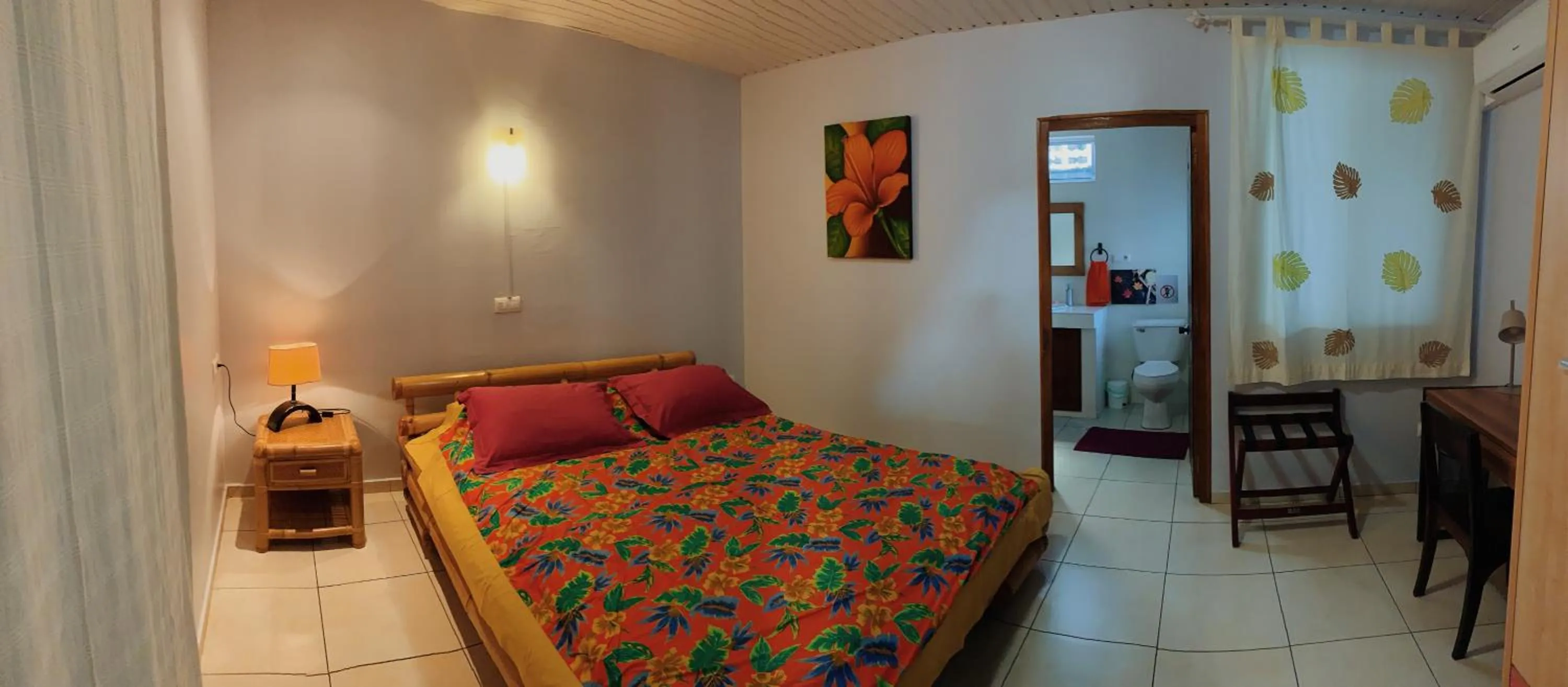 Bedroom, Bed in City Home Tahiti