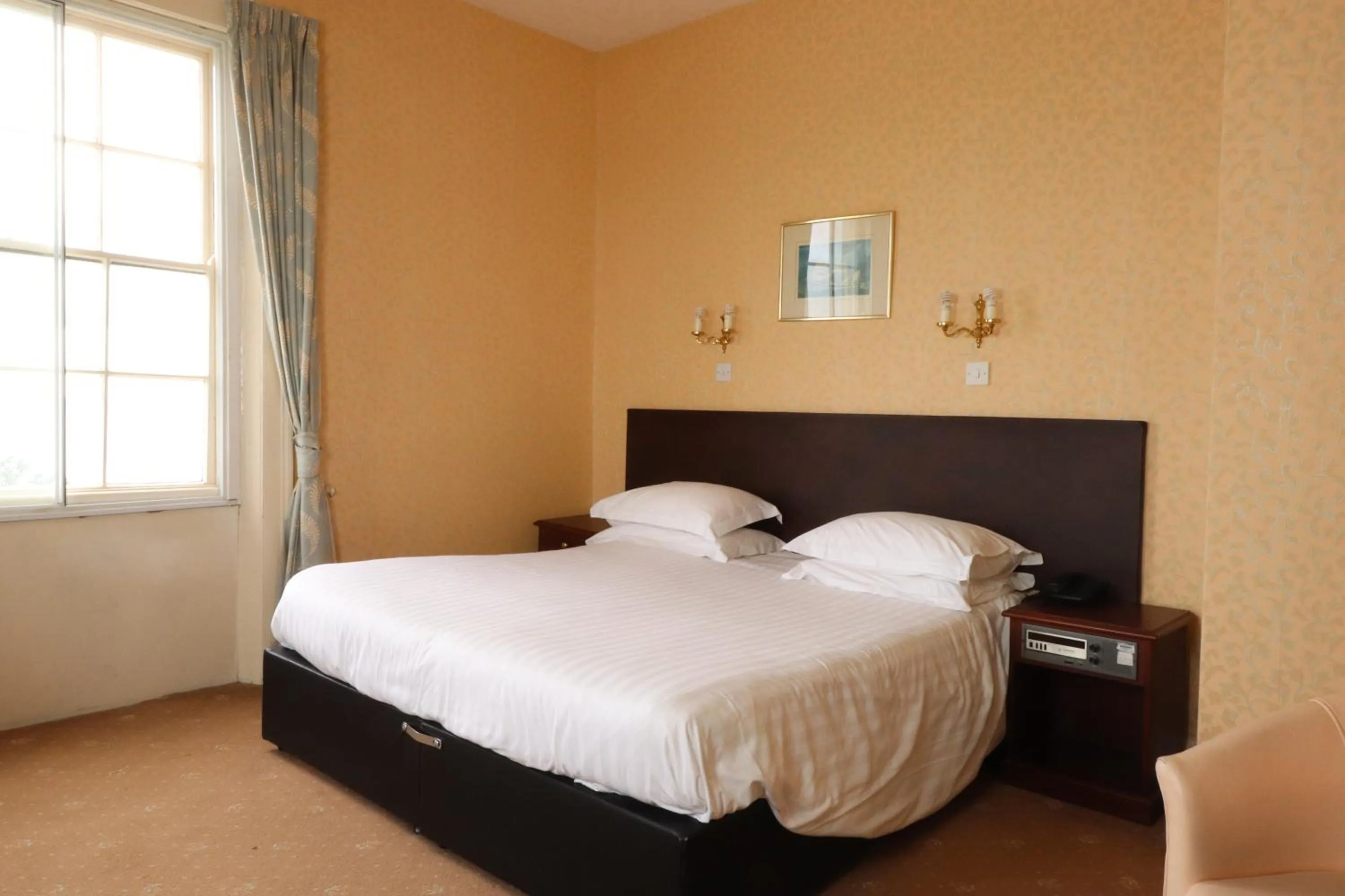 Photo of the whole room in The Esplanade Hotel