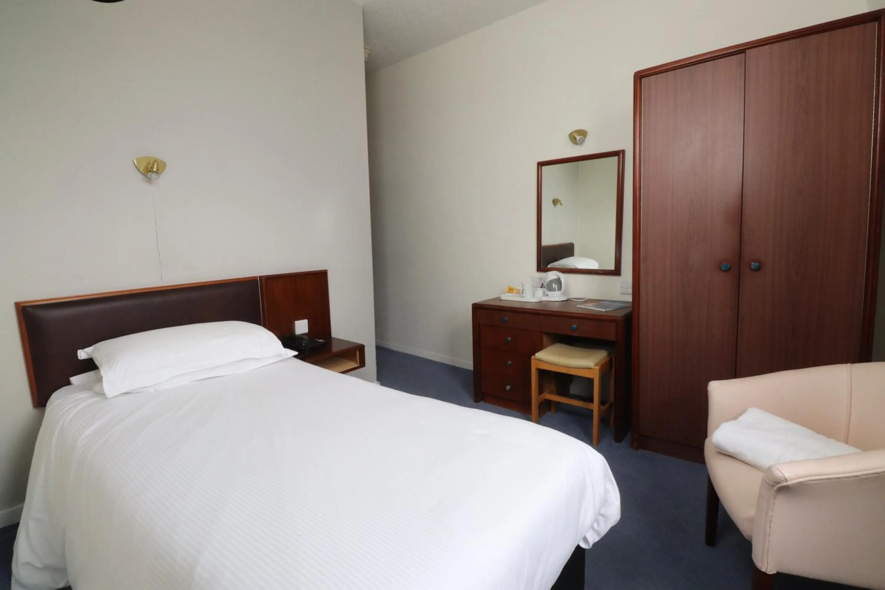 Photo of the whole room in The Esplanade Hotel