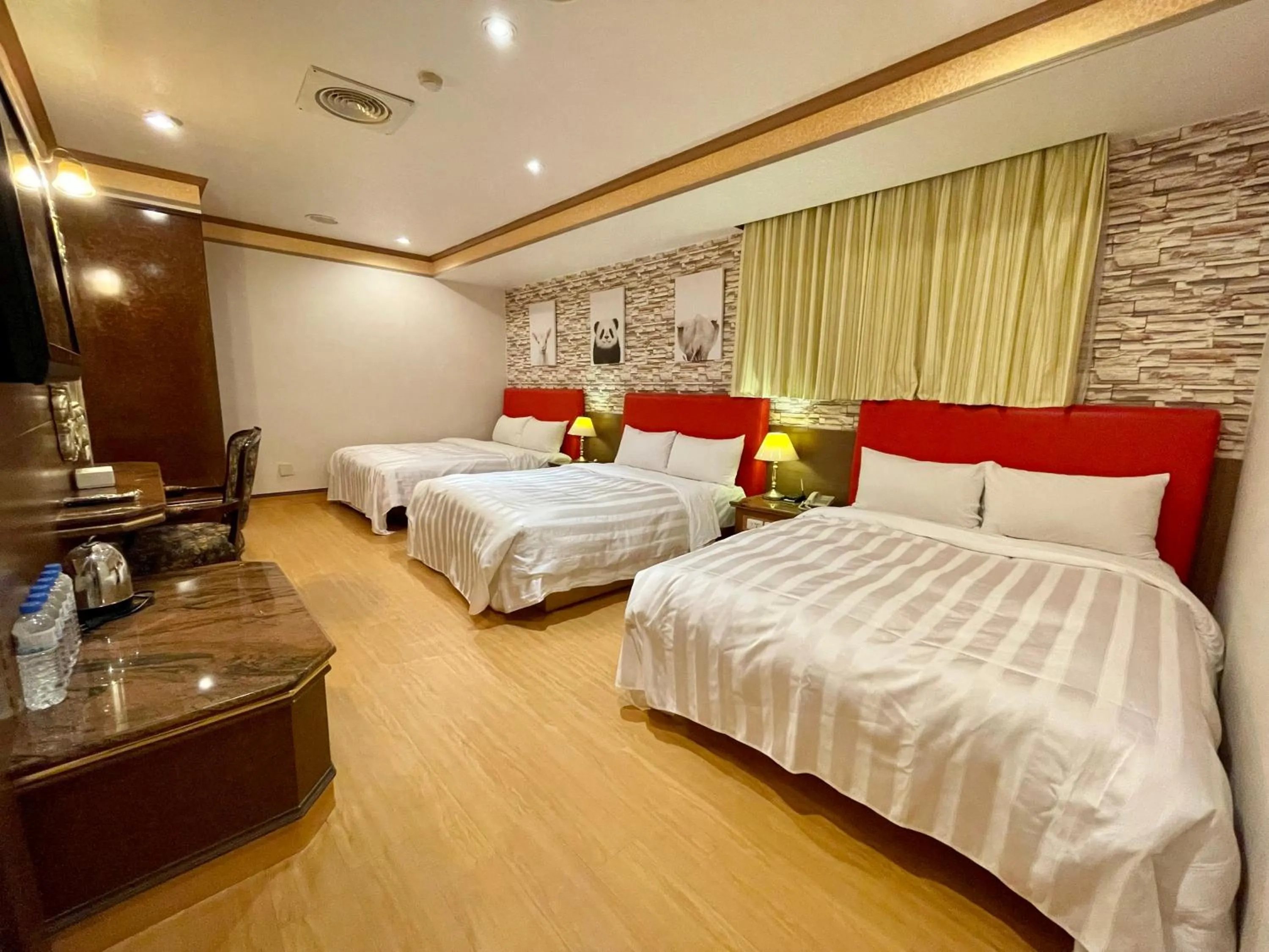 Photo of the whole room in Wenpin Hotel - Pier 2
