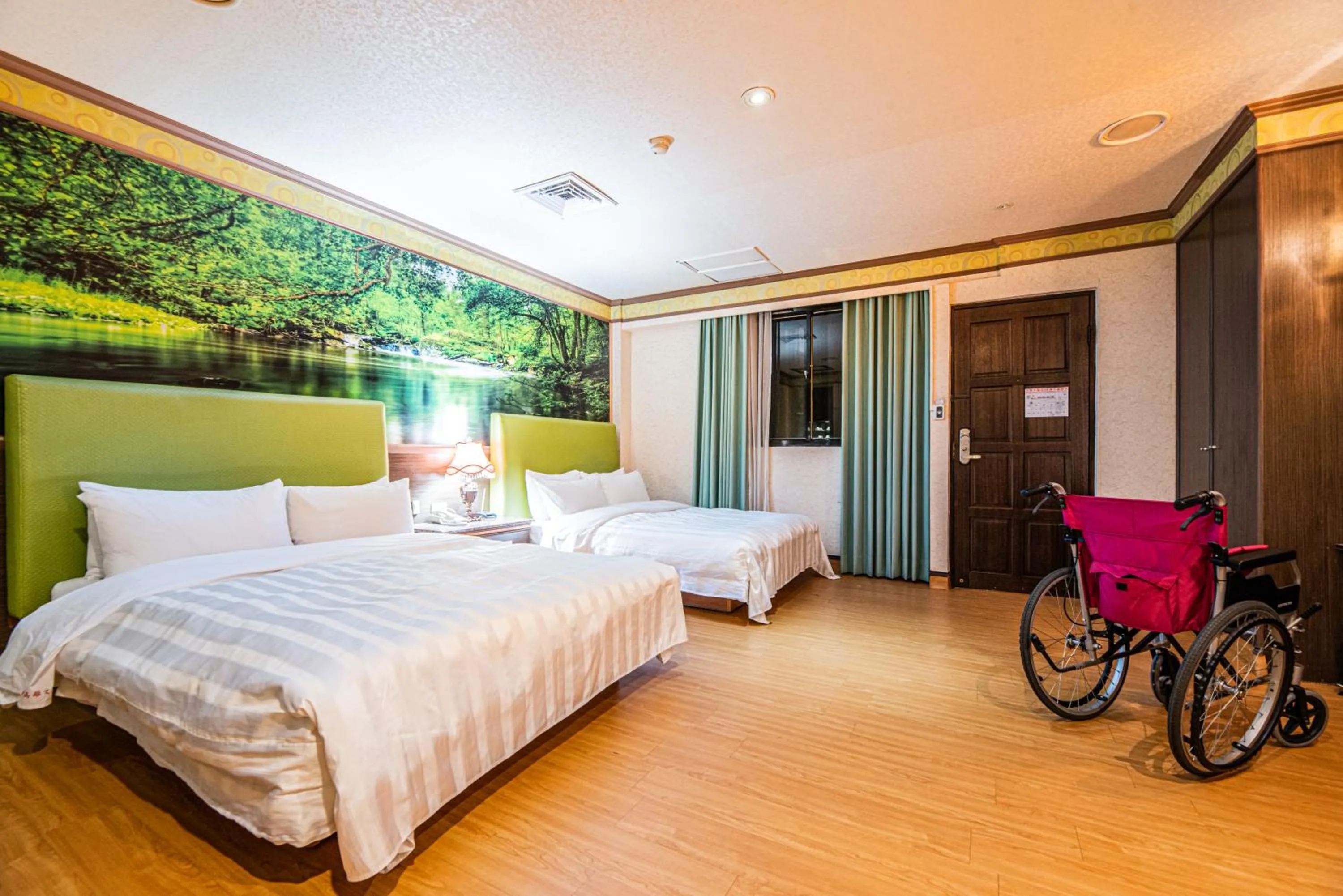 Facility for disabled guests in Wenpin Hotel - Pier 2