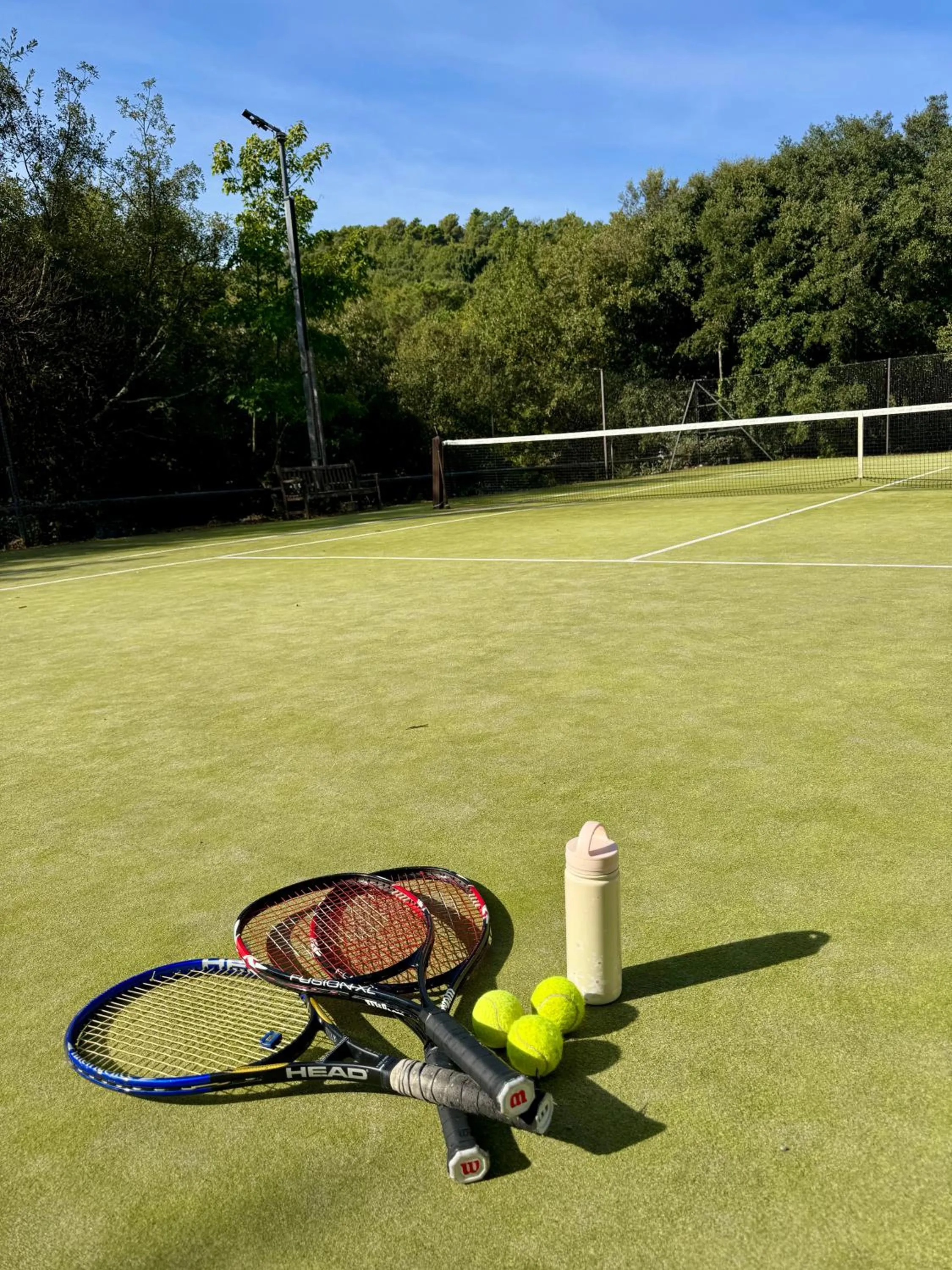 Tennis court in Hotel Restaurant La Vague de Saint Paul
